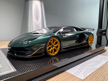 Load image into Gallery viewer, Lamborghini Aventador SVJ - Verde Hydra - 1:18
