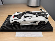 Load image into Gallery viewer, Koenigsegg Jesko - Crystal White - 1:18
