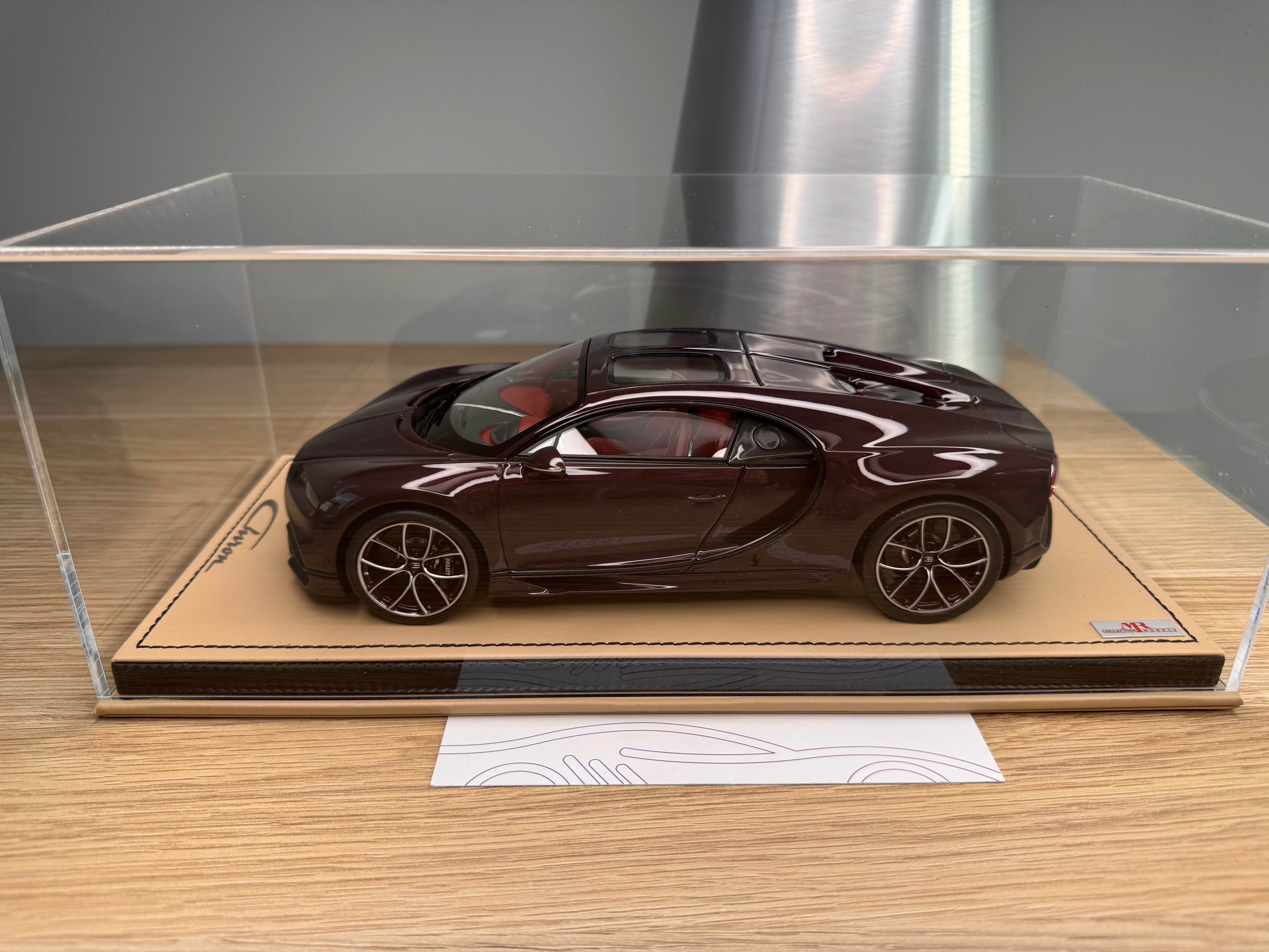 Bugatti Chiron Sky View - Red Carbon / Black - 1:18