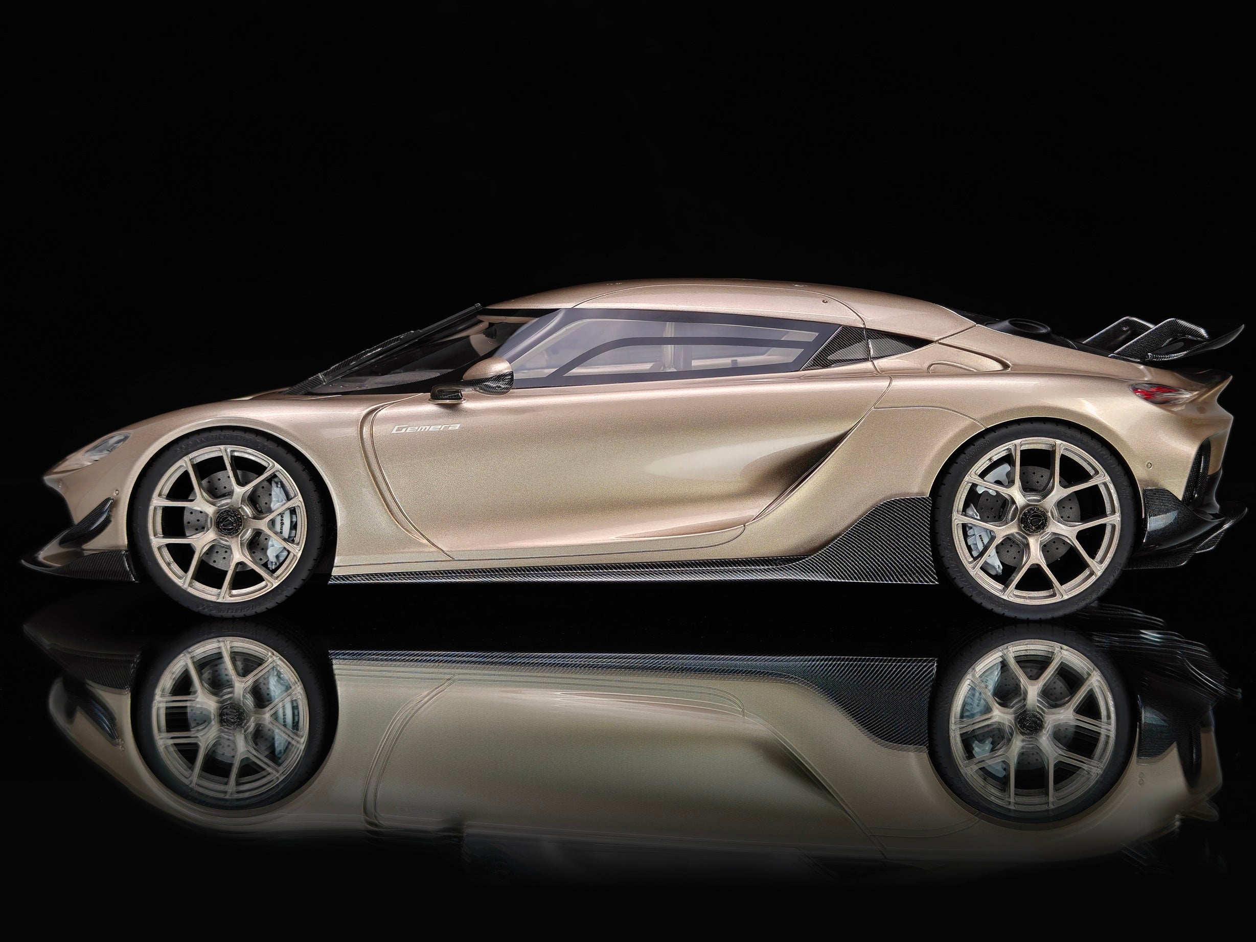 Koenigsegg Gemera - Champagne Gold - 1:18