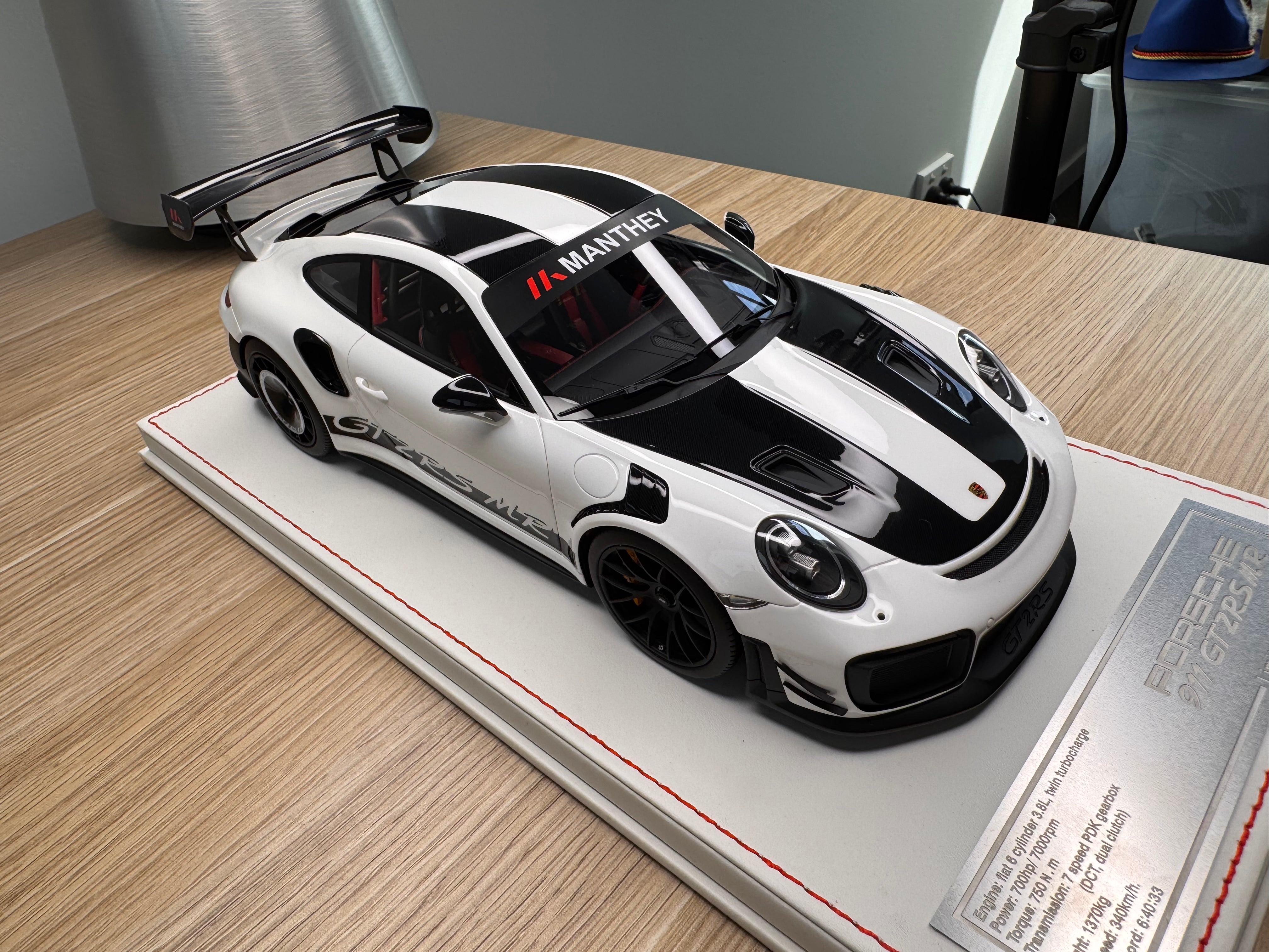 Porsche 911 GT2RSMR - White - 1:18