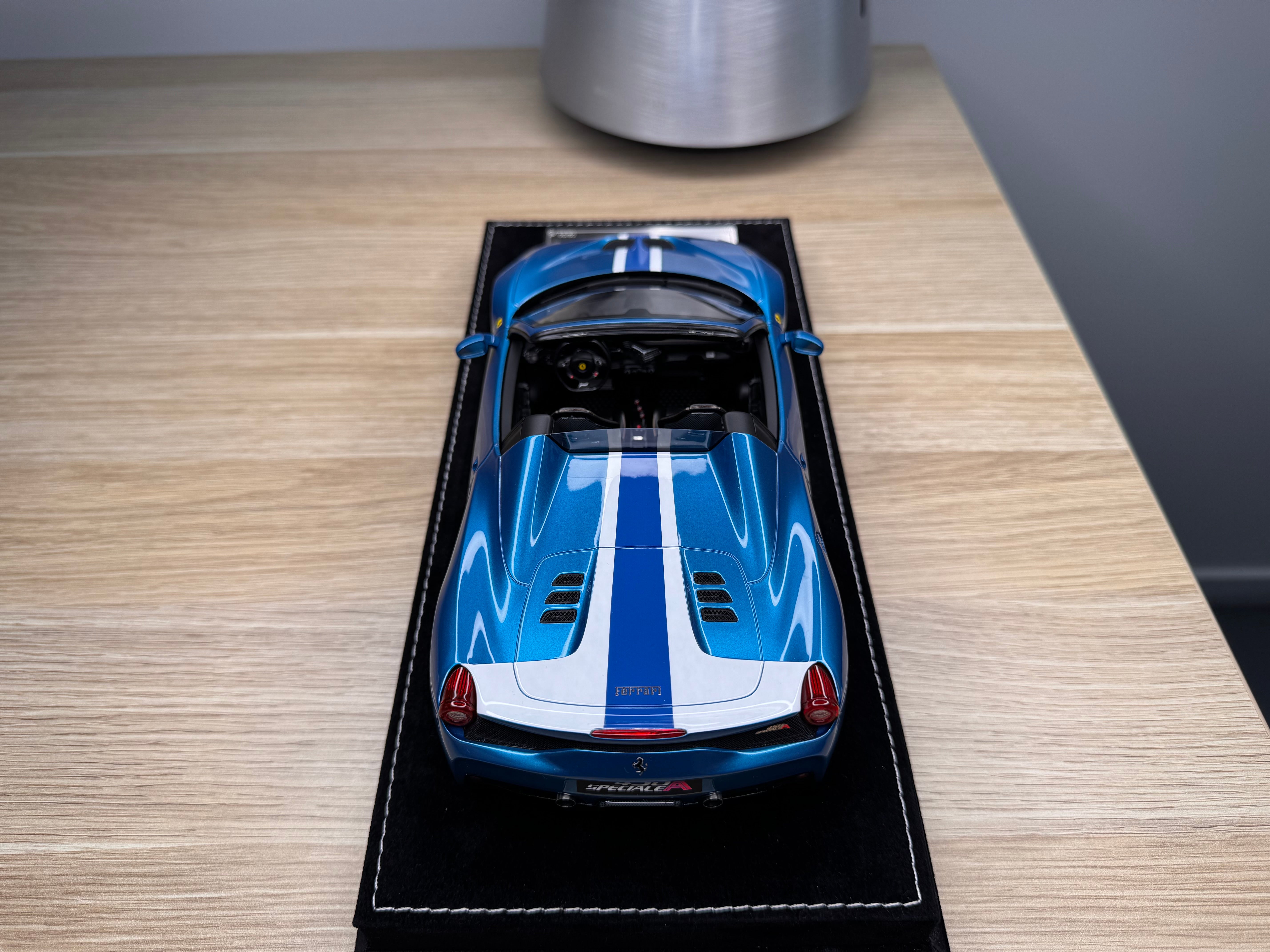 Ferrari 458 Speciale Aperta - Artemis Green / Blue - 1:18