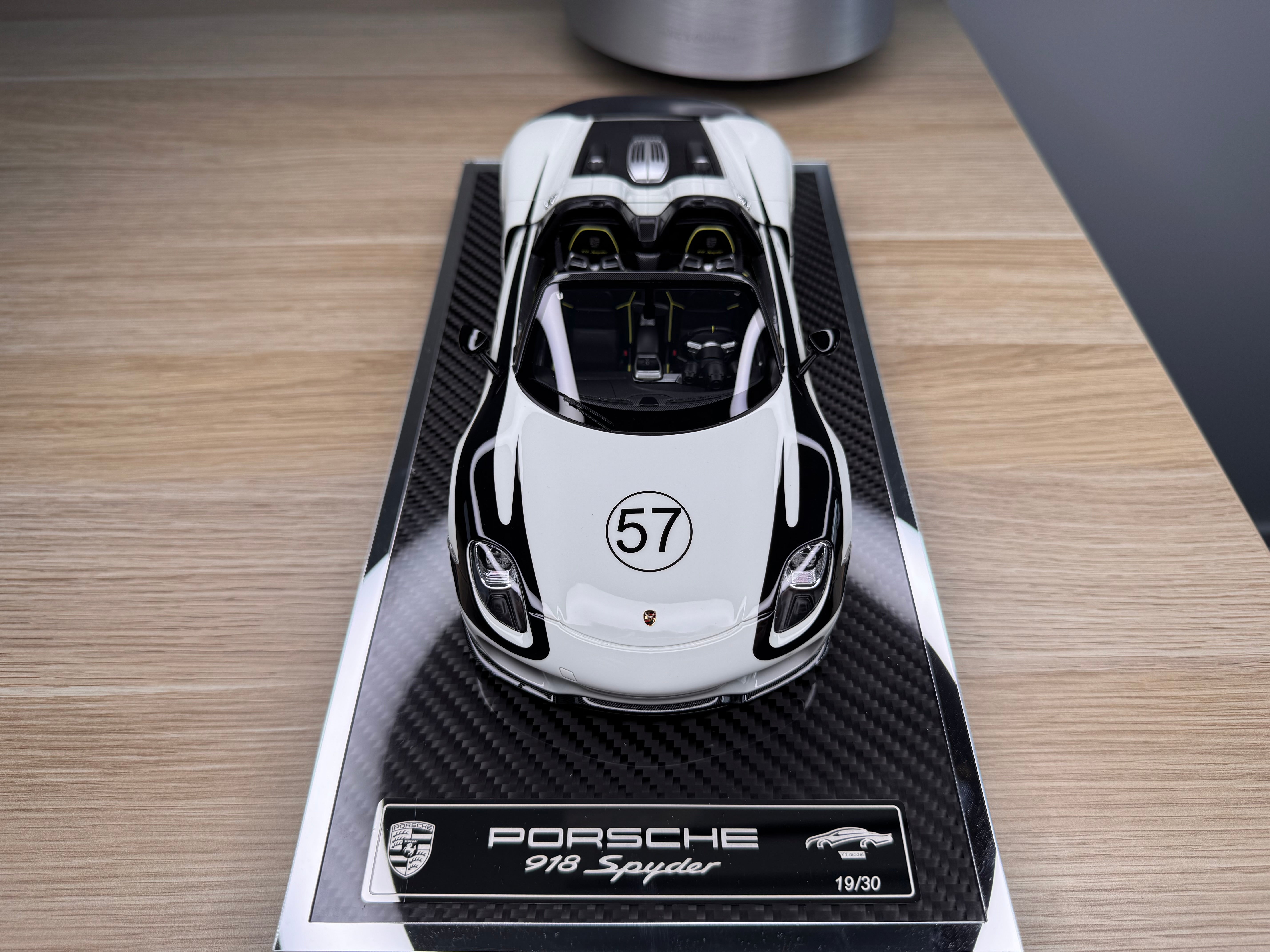 Porsche 918 Spyder - Luminous Green number 57 - 1:18