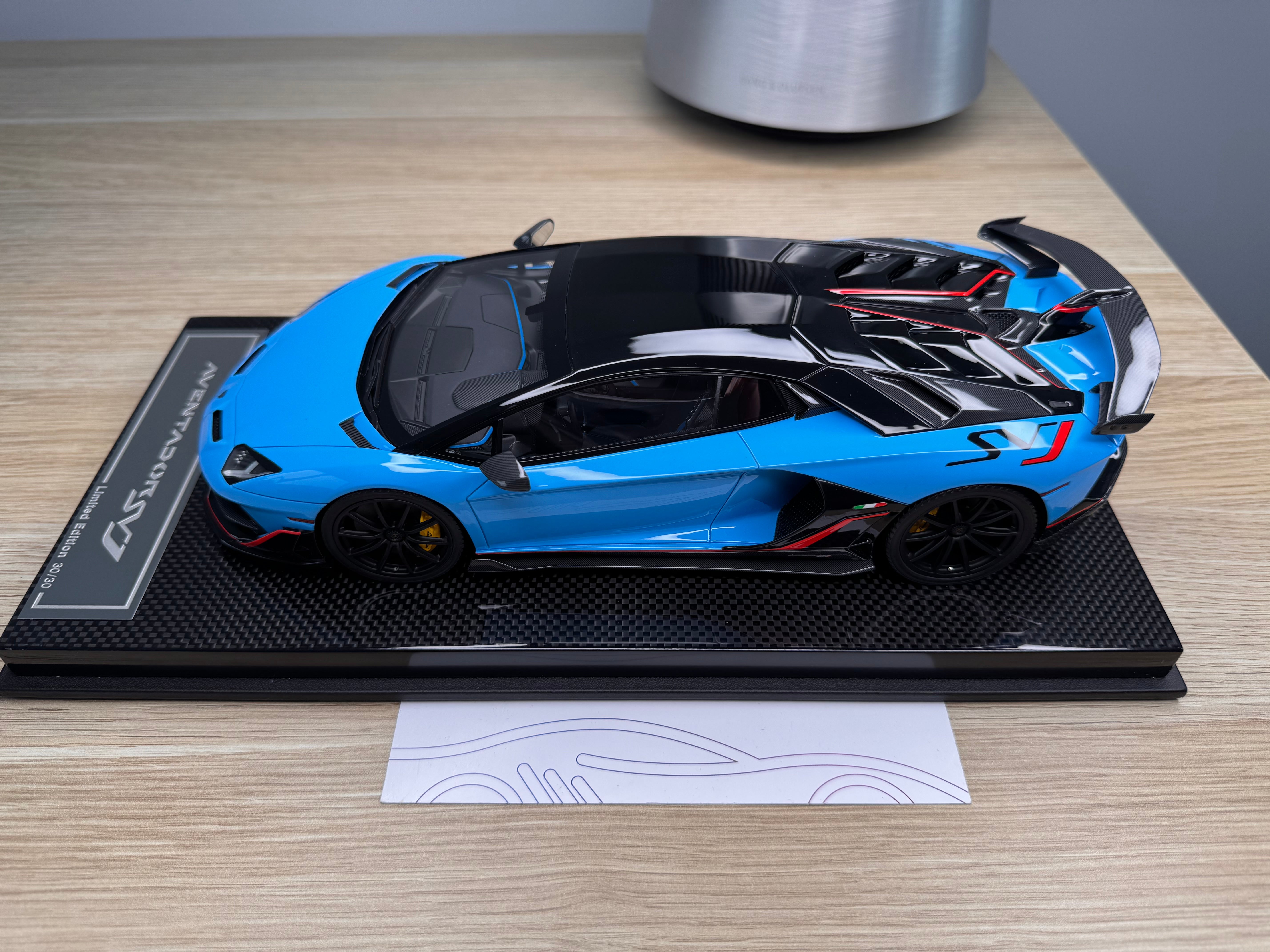 Lamborghini Aventador SVJ - Azzurro Flake / Red Stripe - 1:18