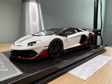 Load image into Gallery viewer, Lamborghini Aventador SVJ - Pearl White / Rosso Khonsu - 1:18
