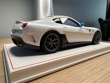 Load image into Gallery viewer, Ferrari 599 GTO - pearl white - 1:18
