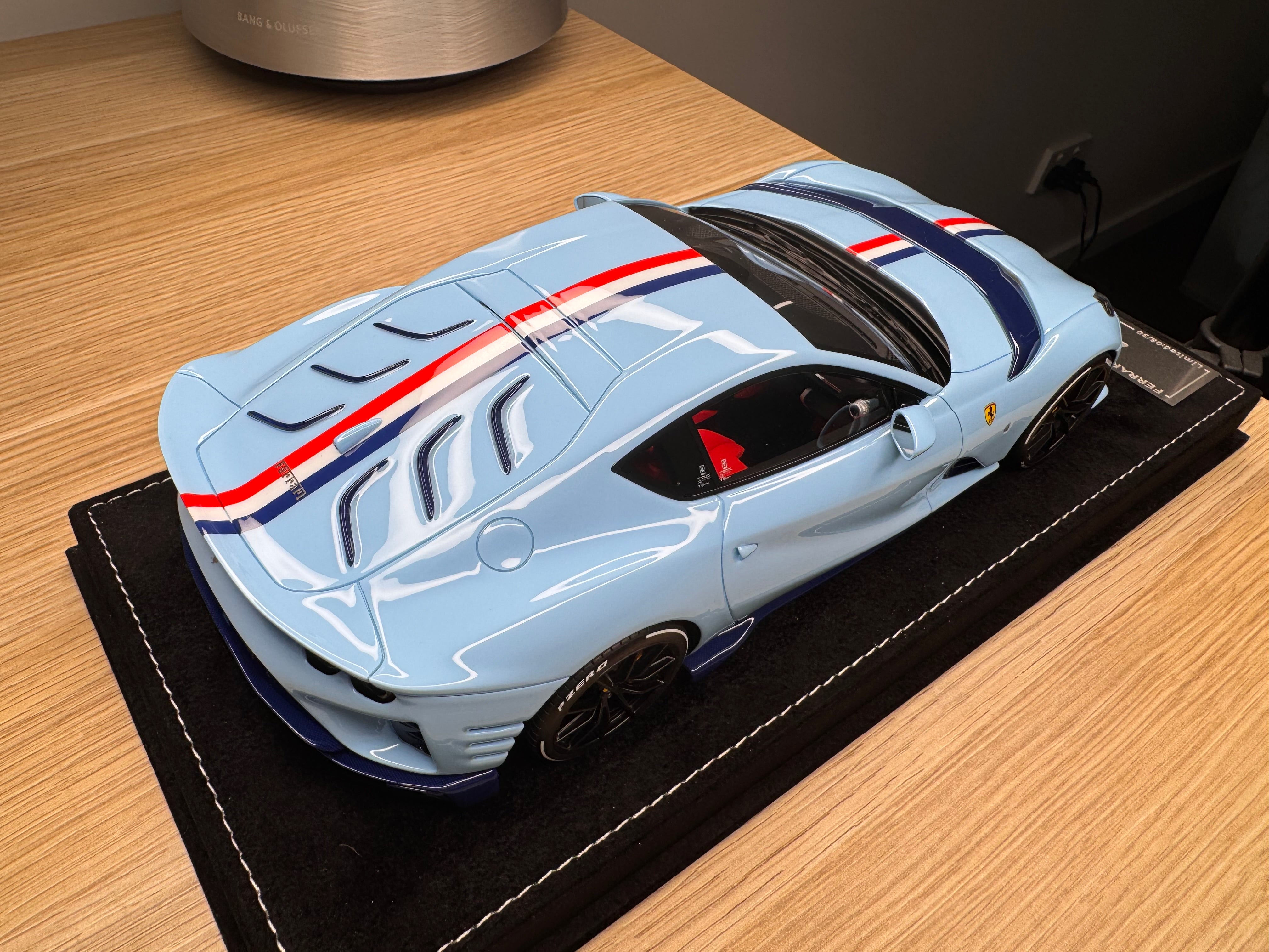 Ferrari 812 Competizione - Azzurro La Plata - 1:18