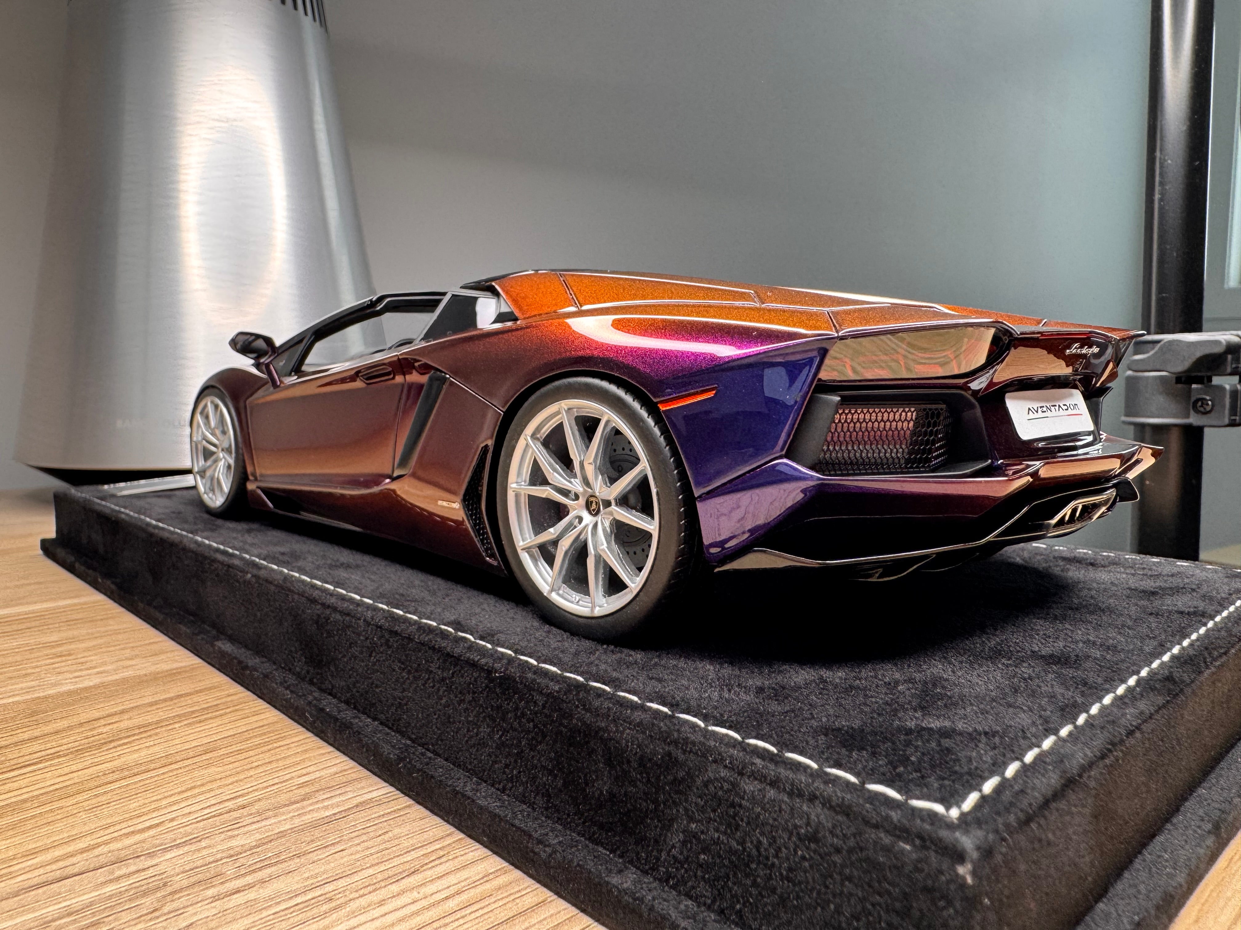 Lamborghini Aventador LP700-4 Roadster - Chameleon Purple - 1:18