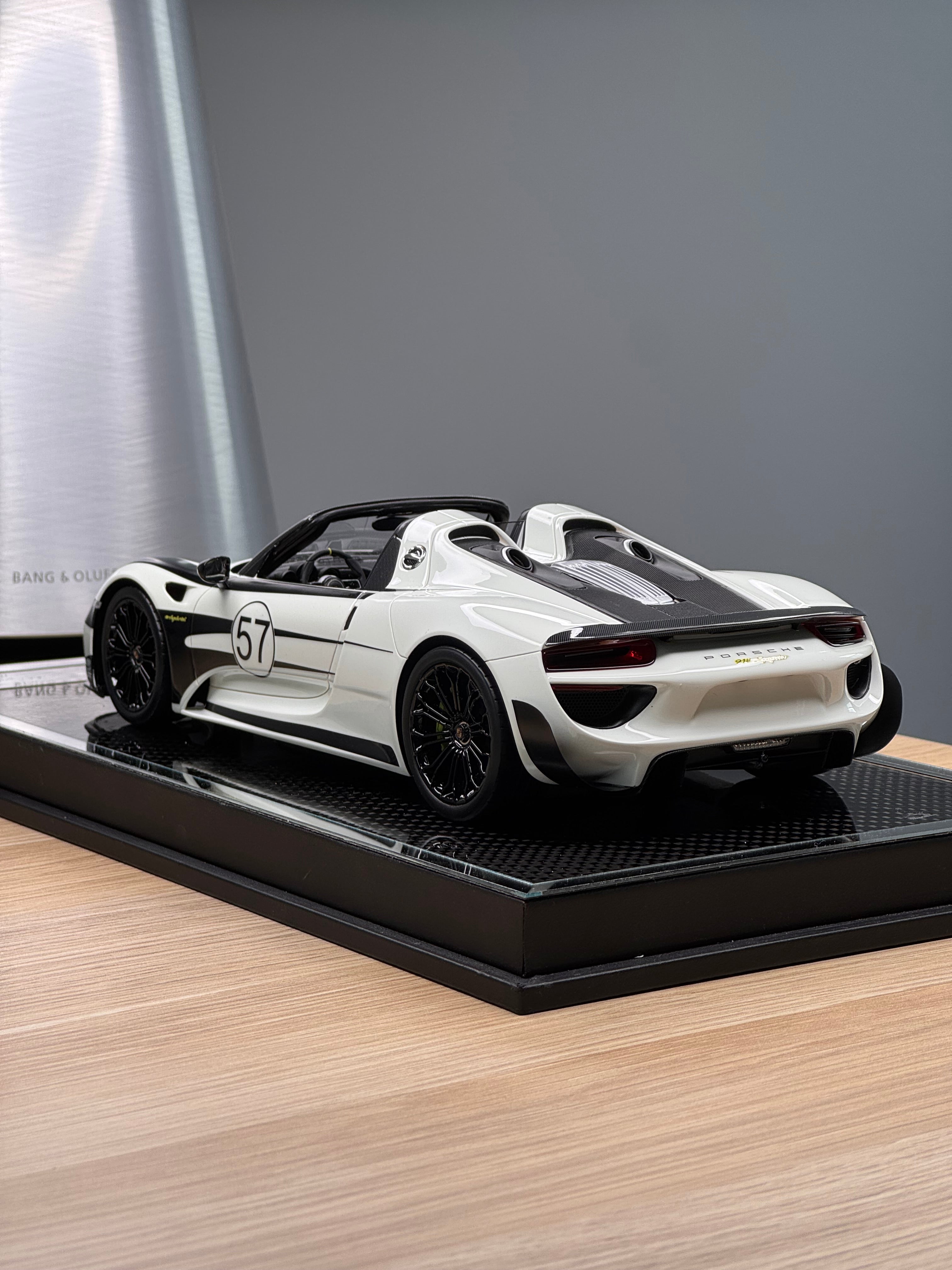 Porsche 918 Spyder - Luminous Green number 57 - 1:18