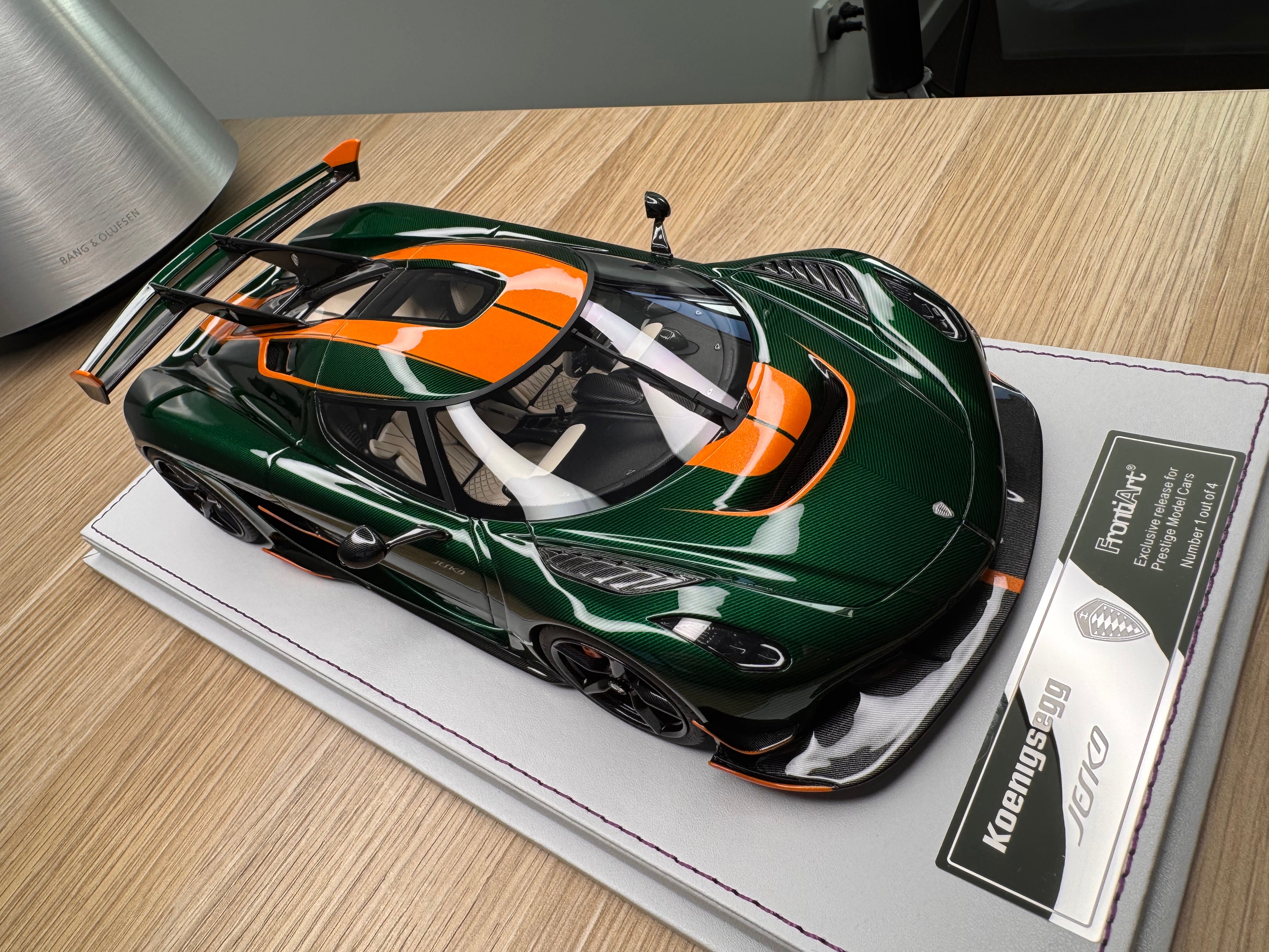 Koenigsegg Jesko PMC Special Project - 7317 Green Tinted Carbon - 1:18
