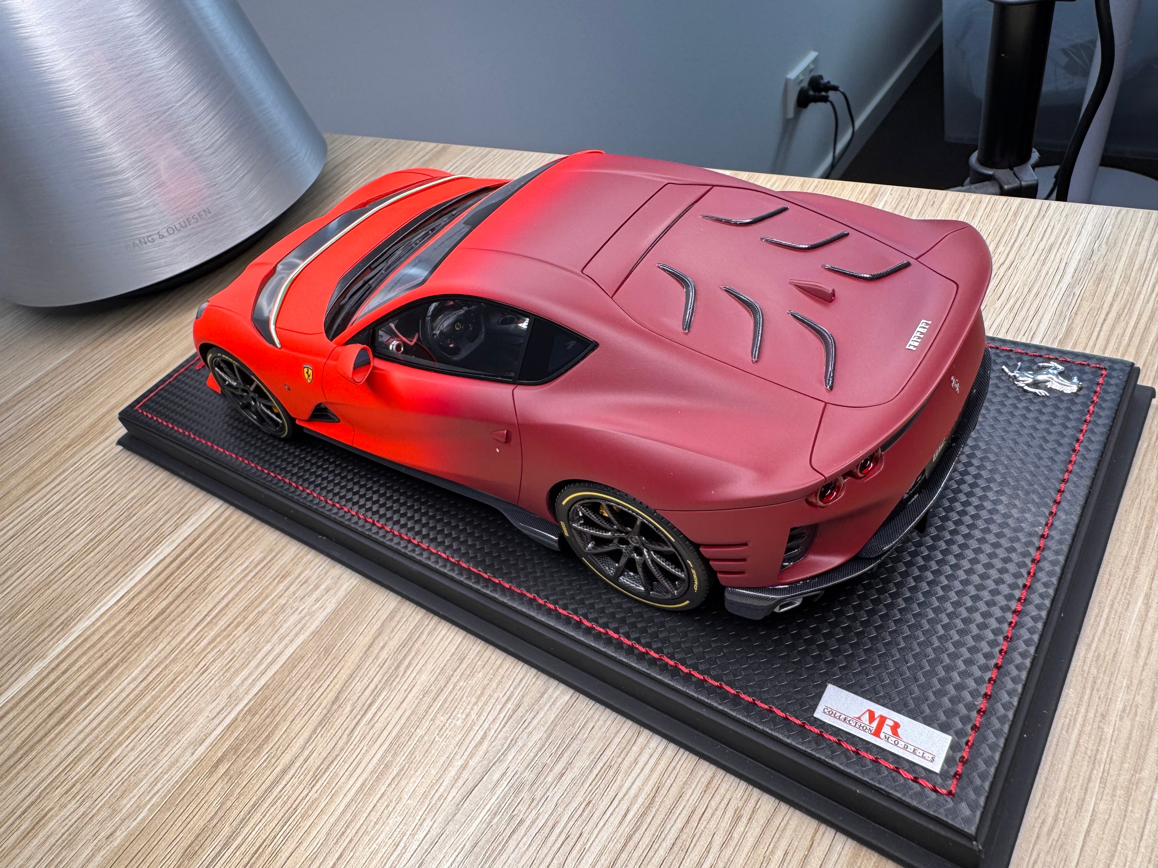 Ferrari 812 Competizione - Rosso F1 matte fading to Rosso GP1000 LE49 - 1:18