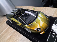 Load image into Gallery viewer, Lamborghini Aventador LP700-4 Roadster - Chameleon Gold - 1:18
