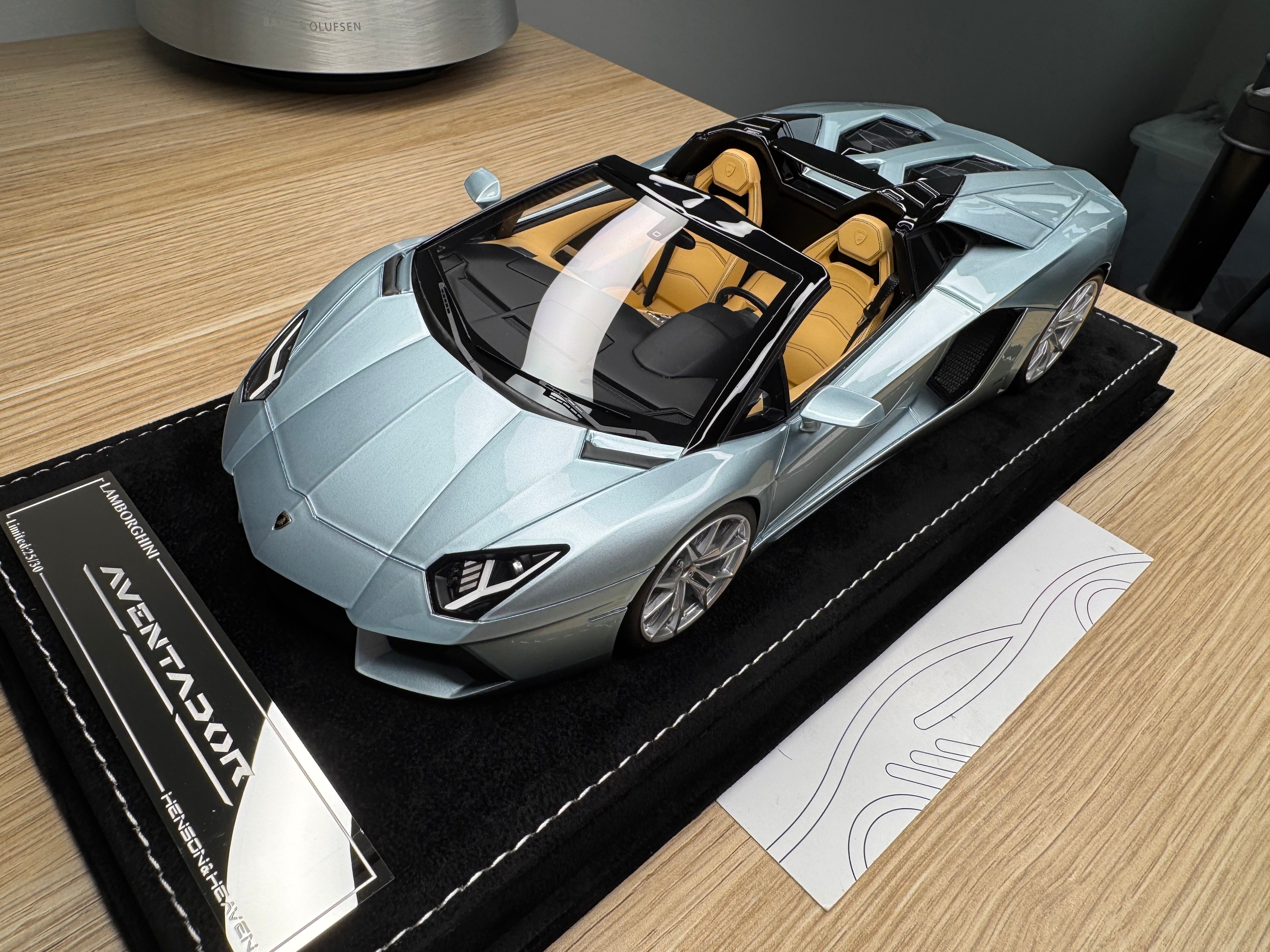 Lamborghini Aventador LP700-4 Roadster - Azzurro Thethis - 1:18