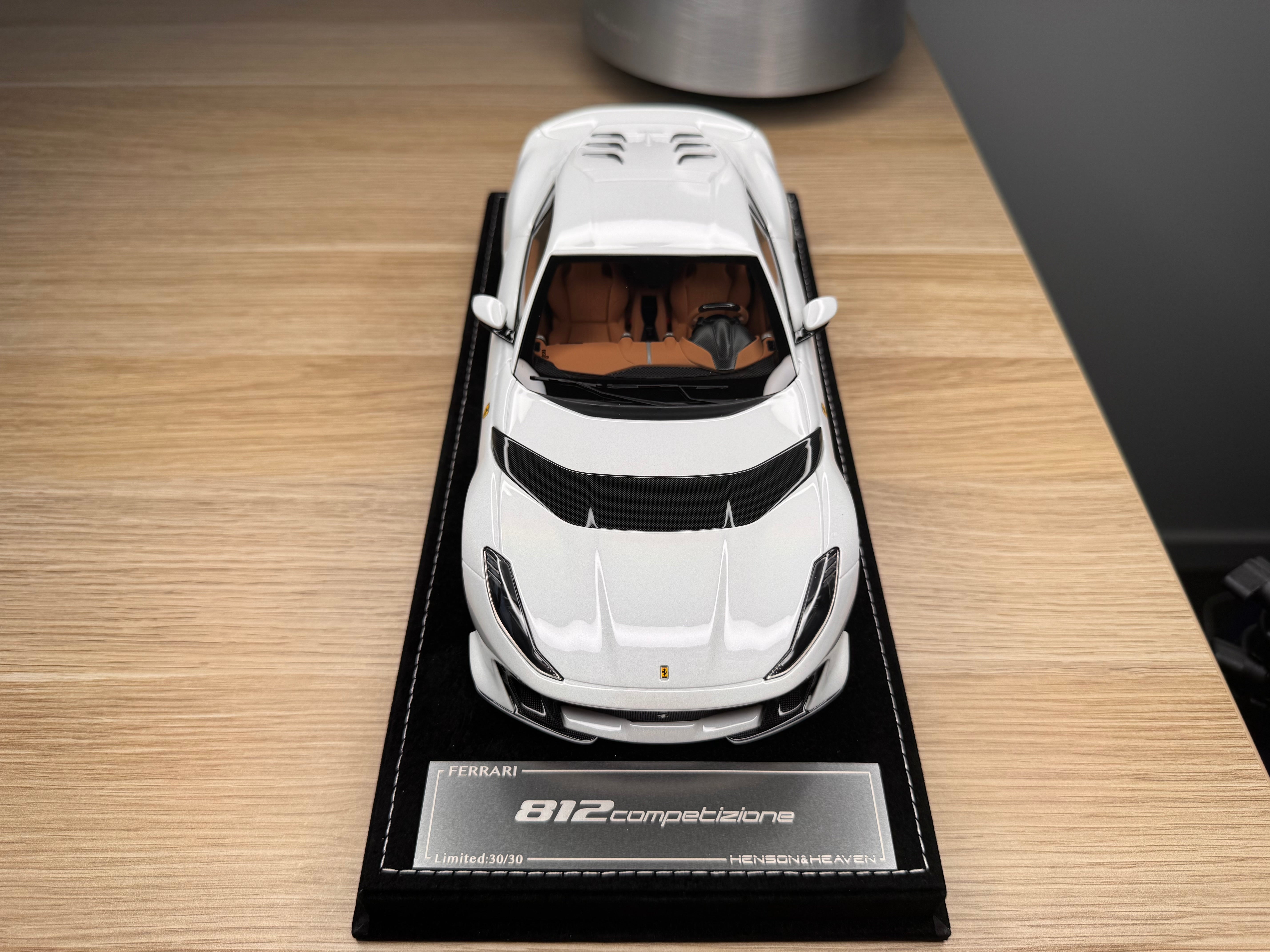 Ferrari 812 Competizione - Arcobaleno Lucido - 1:18