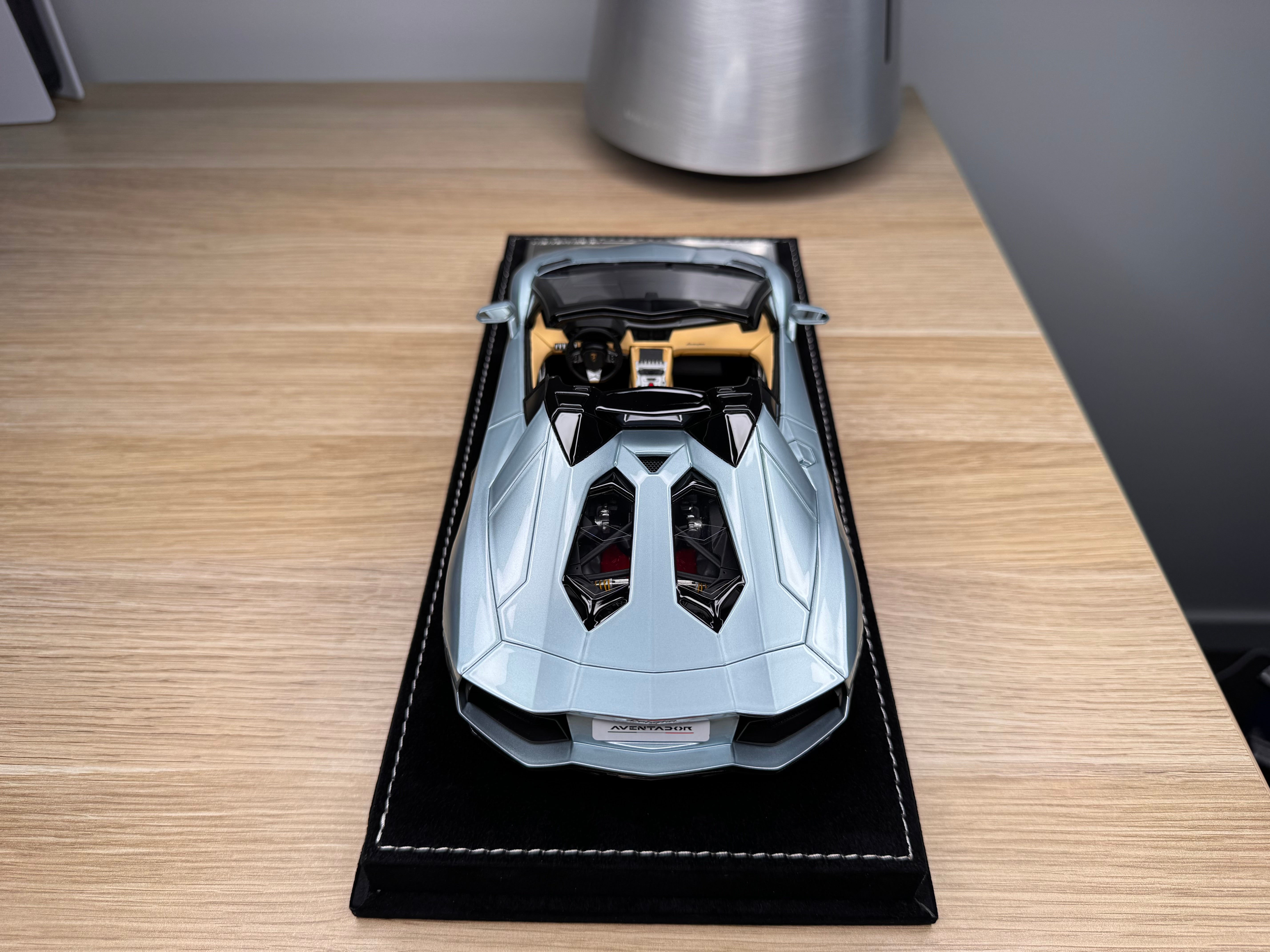 Lamborghini Aventador LP700-4 Roadster - Azzurro Thethis - 1:18