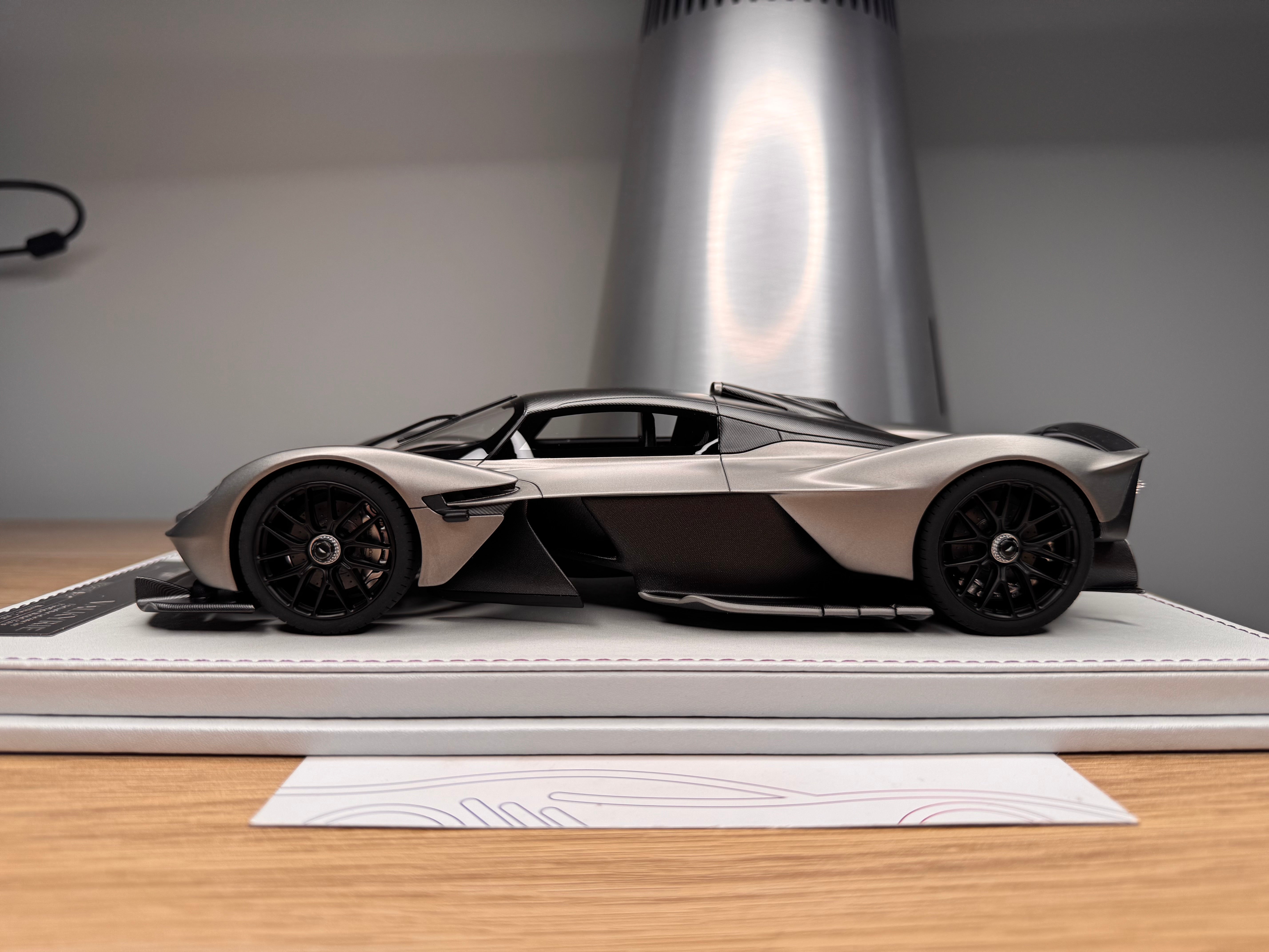 Aston Martin Valkyrie - Satin Scintilla Silver - 1:18