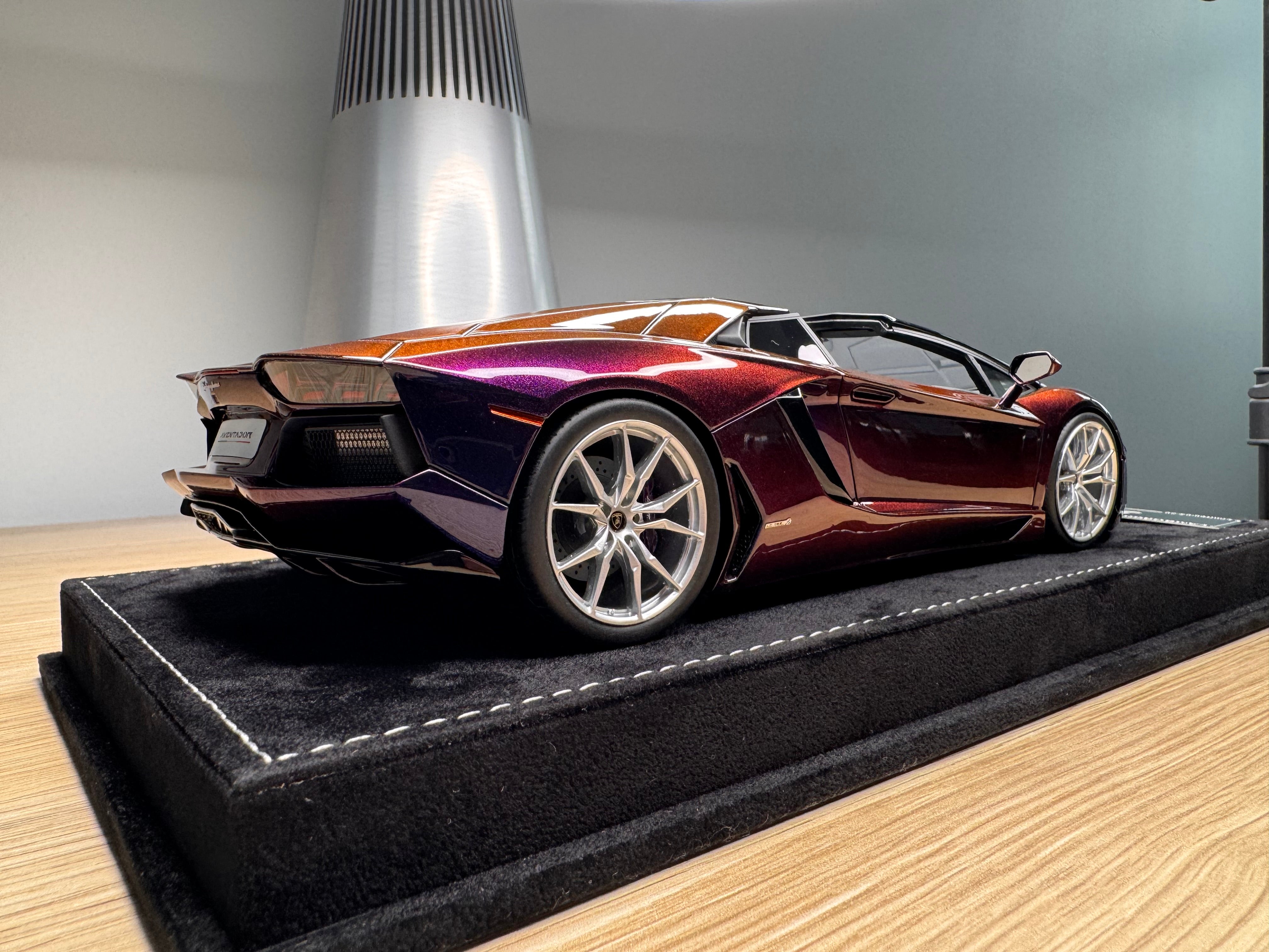 Lamborghini Aventador LP700-4 Roadster - Chameleon Purple - 1:18