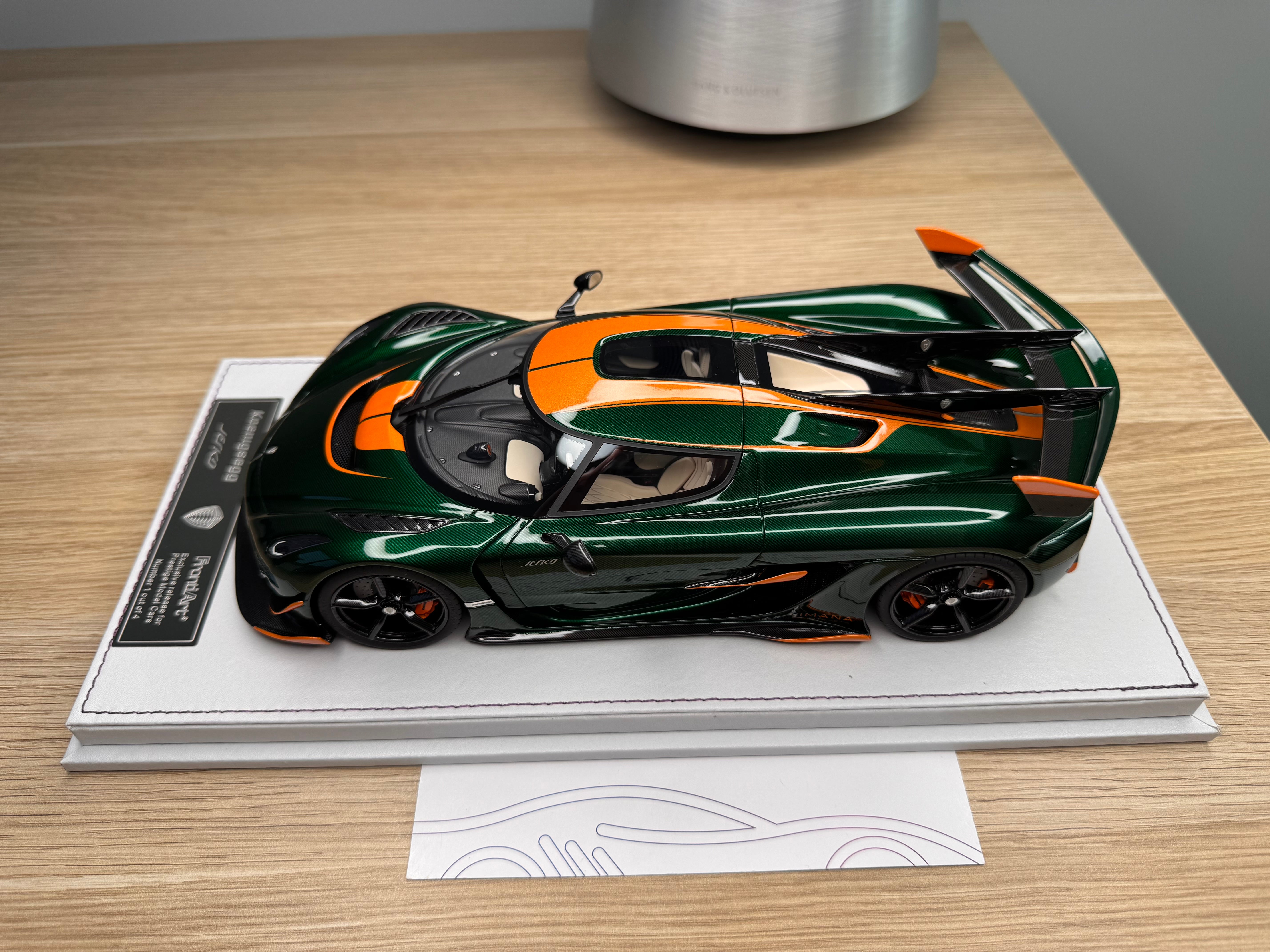 Koenigsegg Jesko PMC Special Project - 7317 Green Tinted Carbon - 1:18