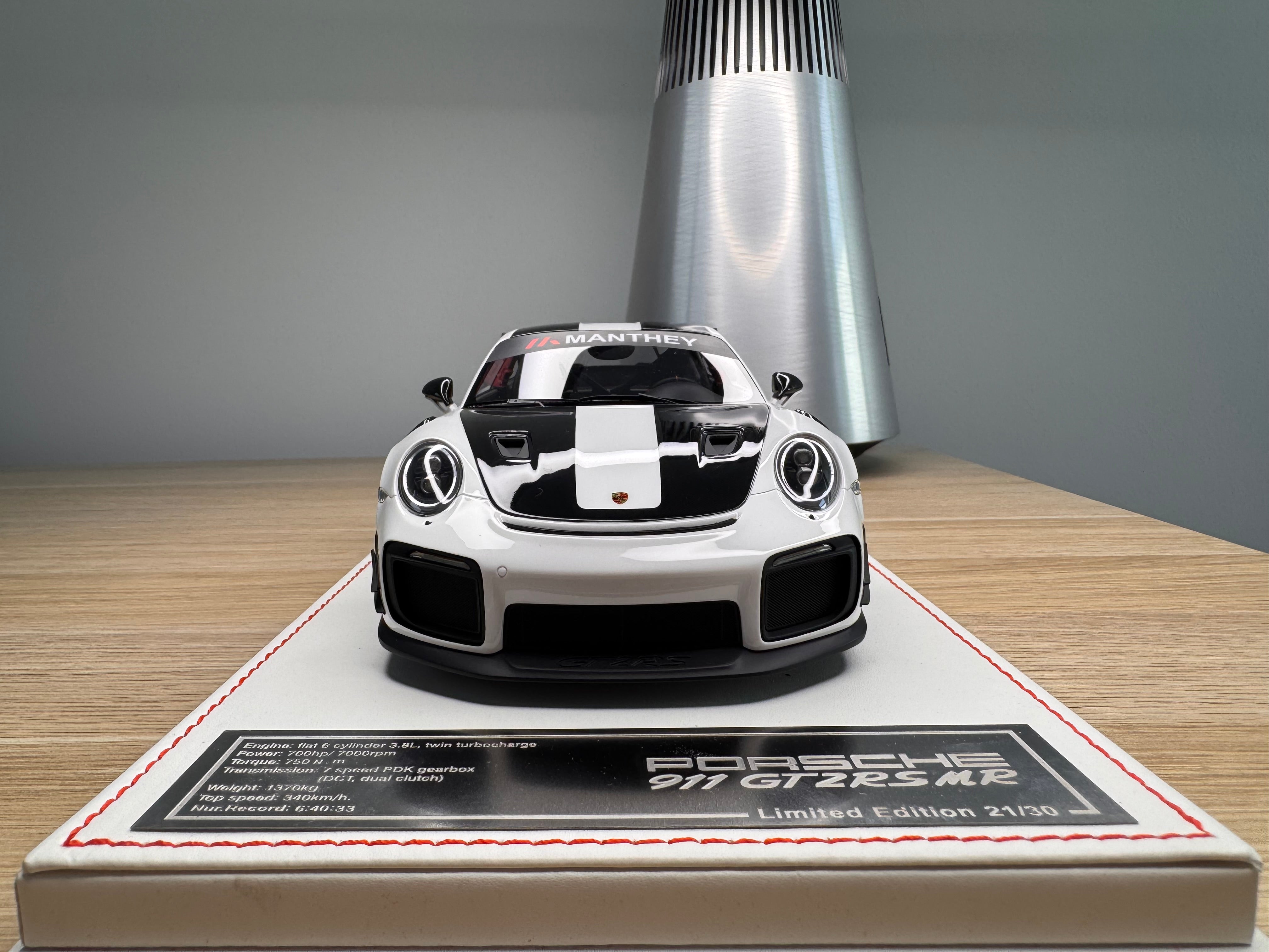 Porsche 911 GT2RSMR - White - 1:18