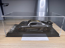 Load image into Gallery viewer, Koenigsegg Regera - Carbon Gold - 1:18
