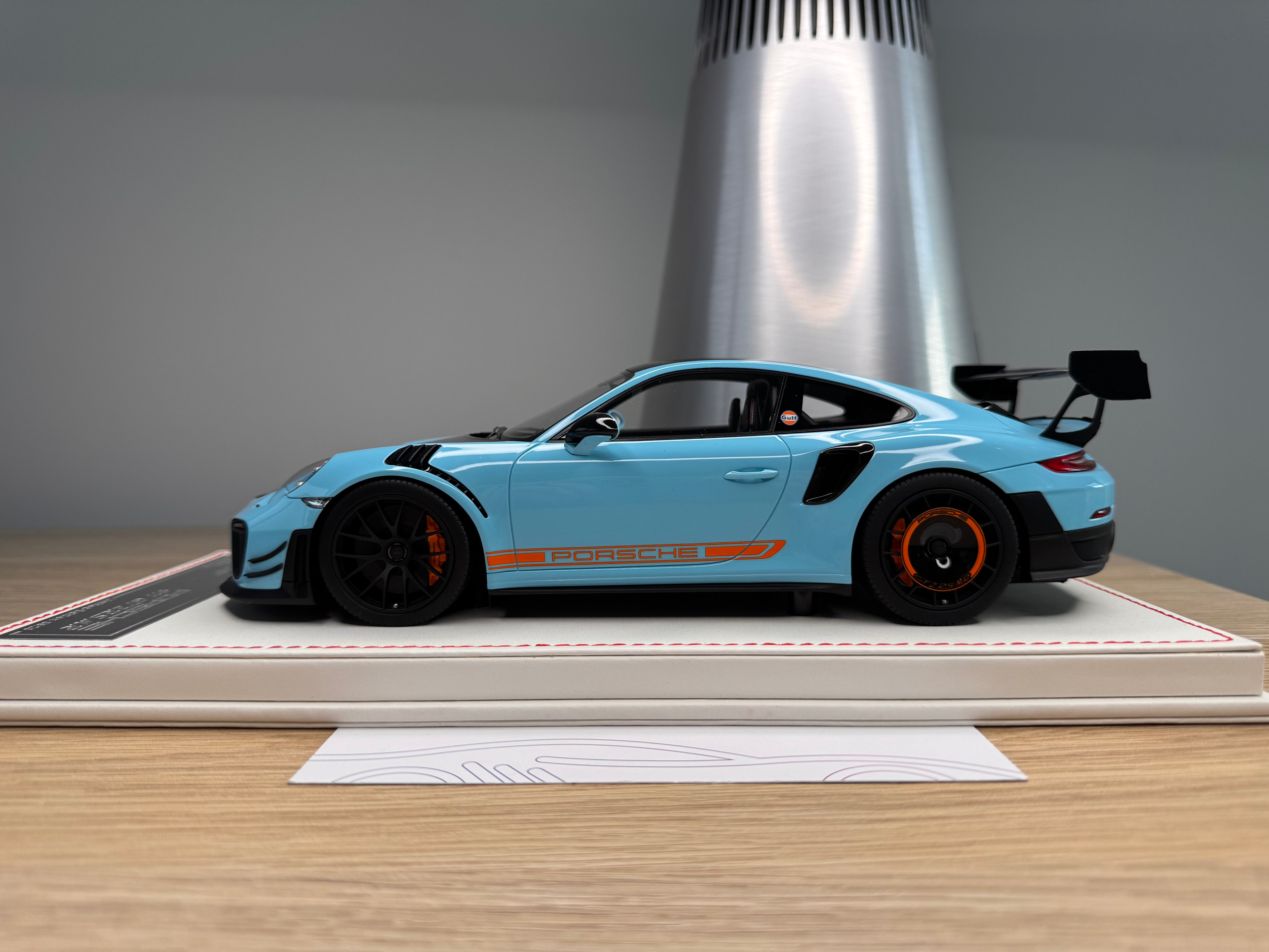 Porsche 911 GT2RSMR - Gulf Blue - 1:18