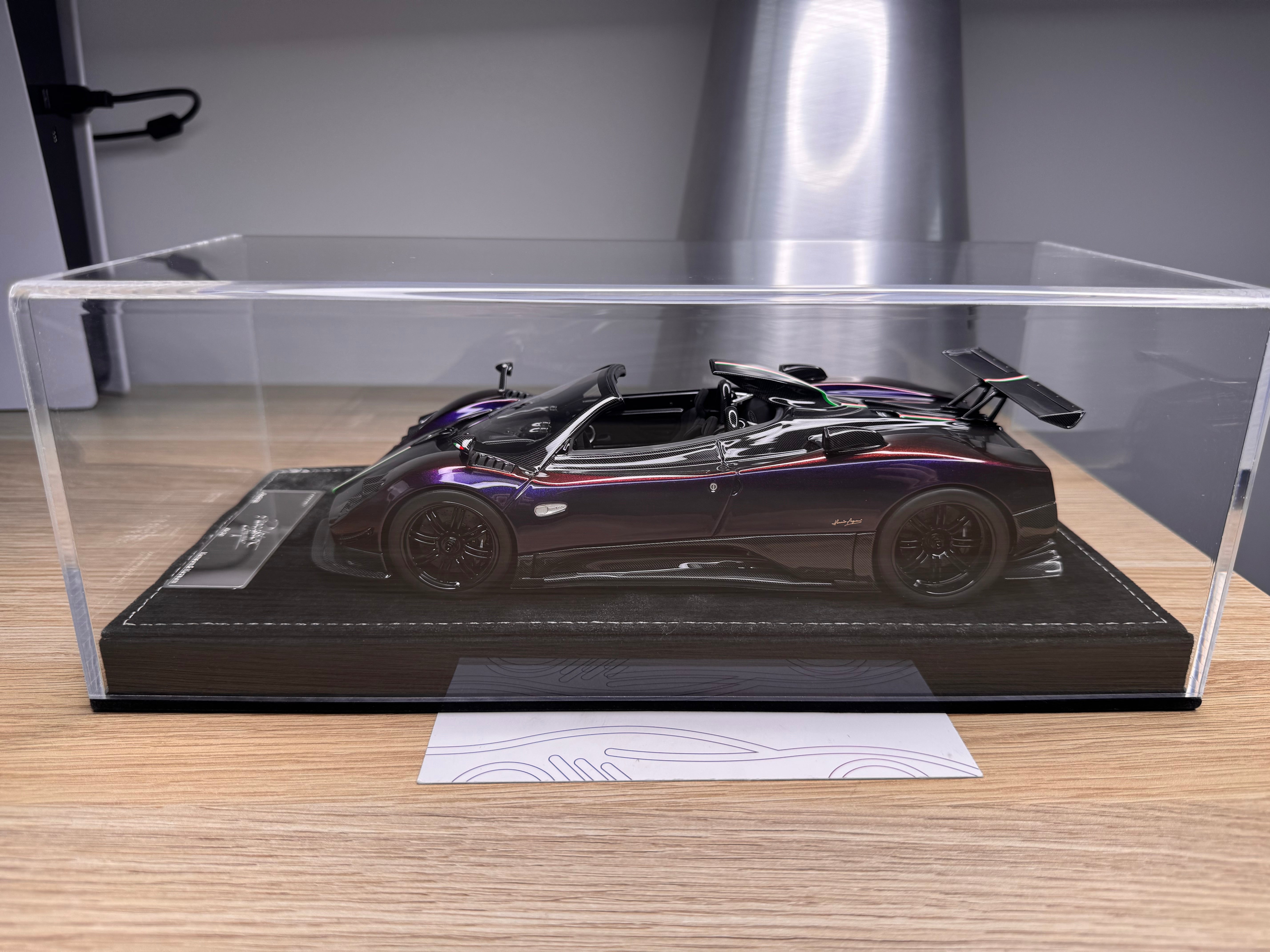 Pagani Zonda Cinque Roadster - Chameleon Purple / Carbon - 1:18