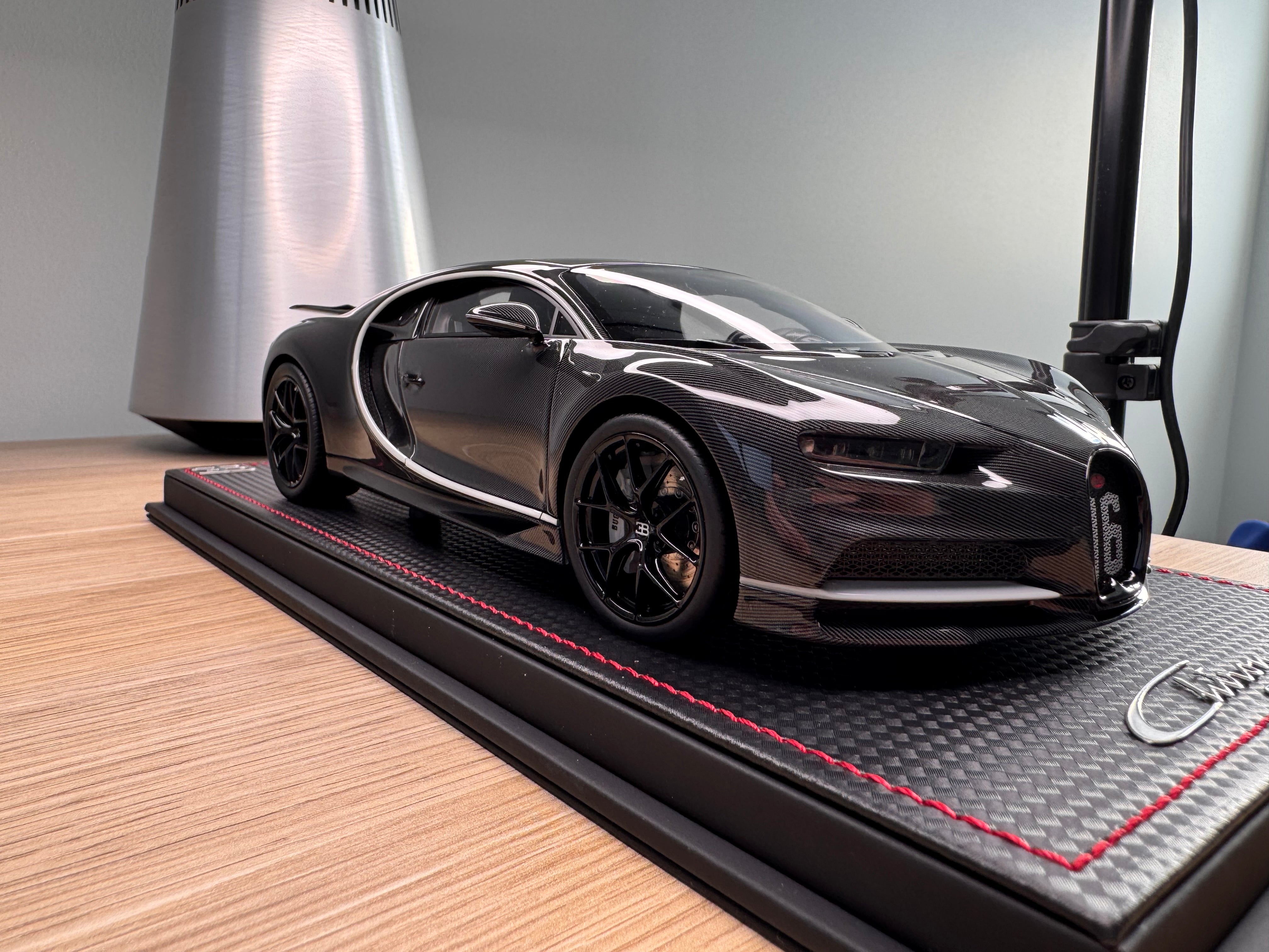 Bugatti Chiron Sport - Grey Carbon with Gris Rafale Frame - 1:18