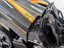 Load image into Gallery viewer, Koenigsegg Agera S - Hundra carbon gold OPEN PARTS - 1:18
