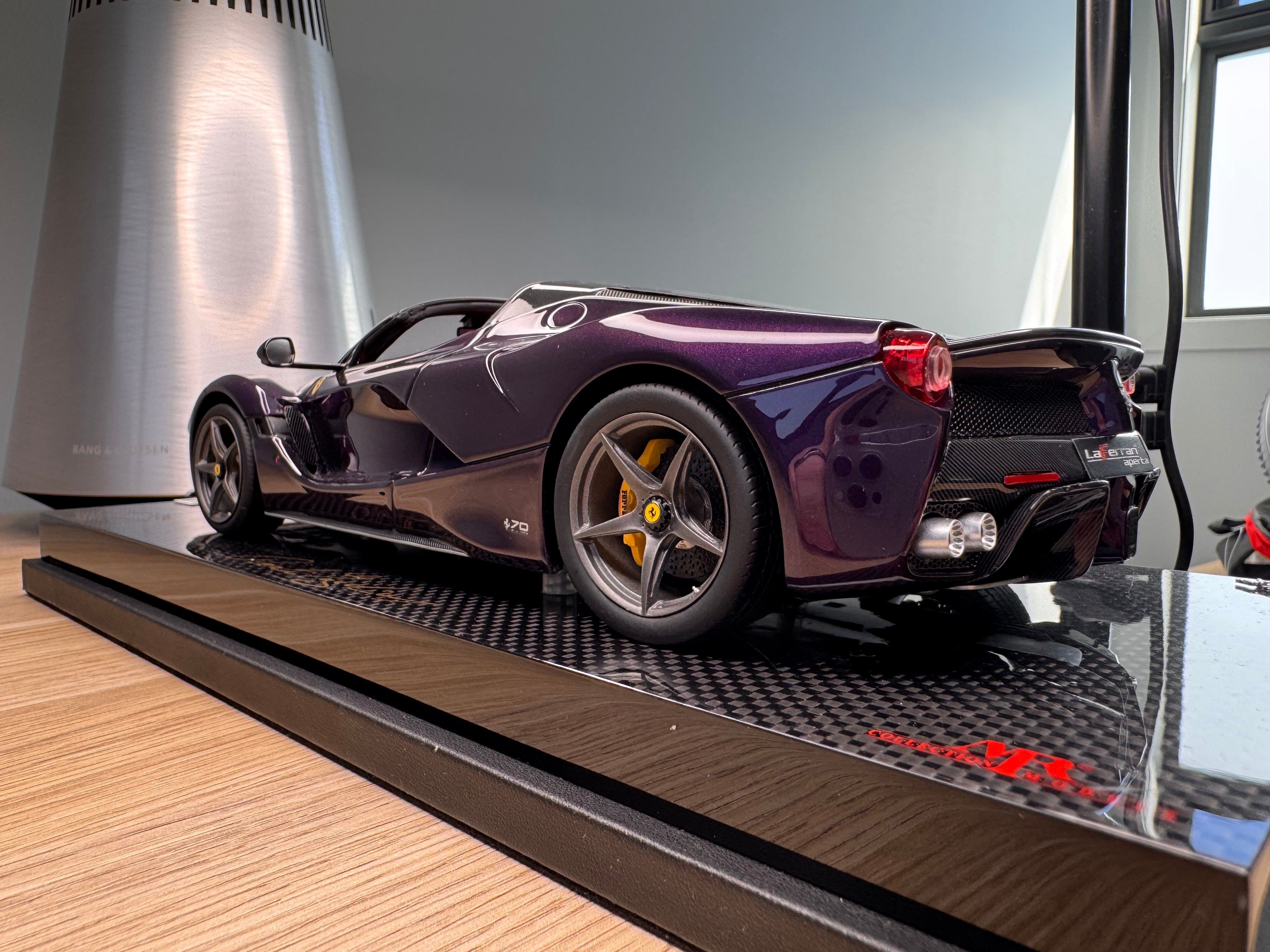 Ferrari LaFerrari Aperta - Viola Hong Kong 1 of 1 - 1:18