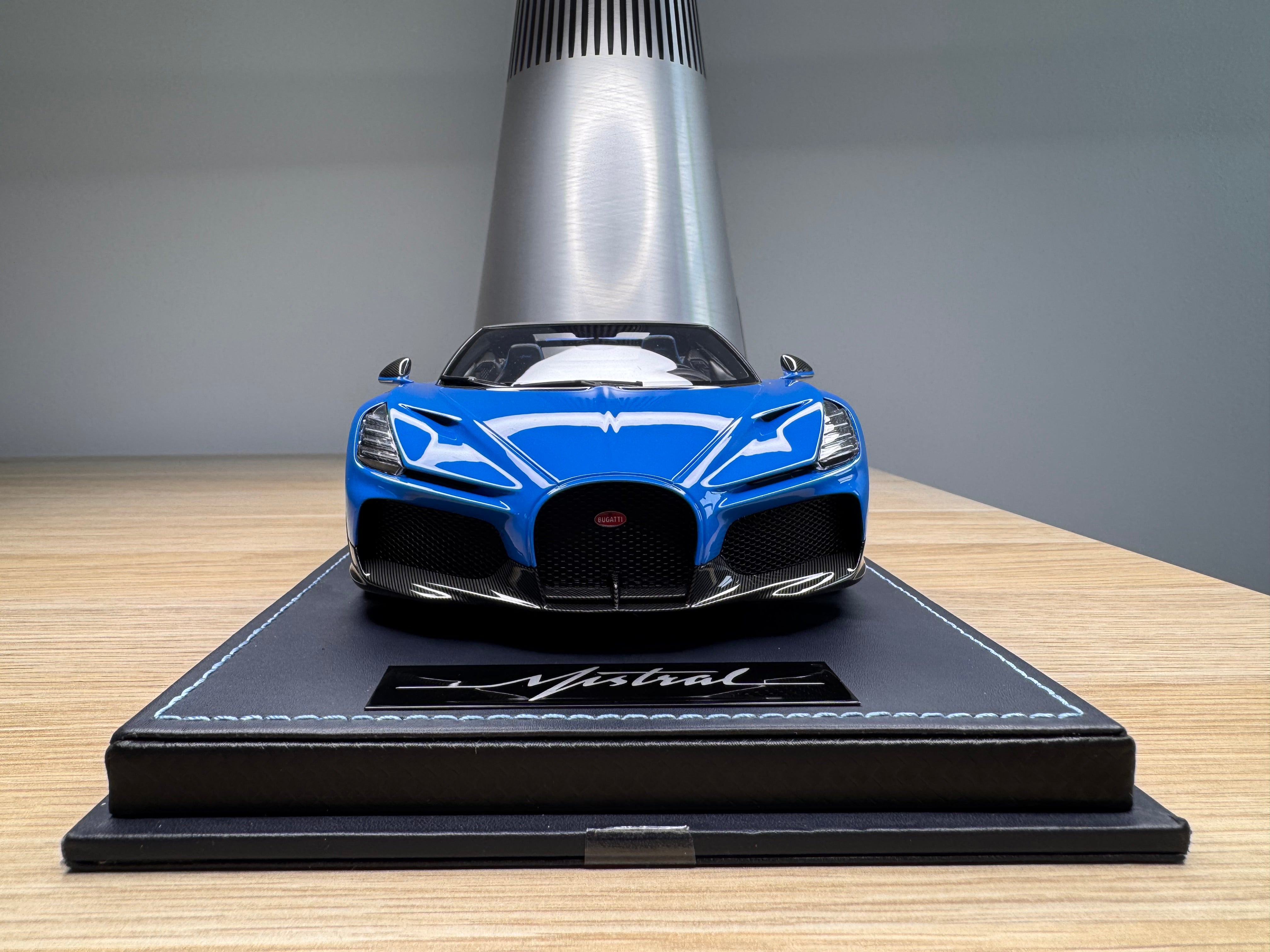 Bugatti Mistral - blue - 1:18