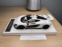 Load image into Gallery viewer, McLaren P1 - Silica White / Black - 1:18
