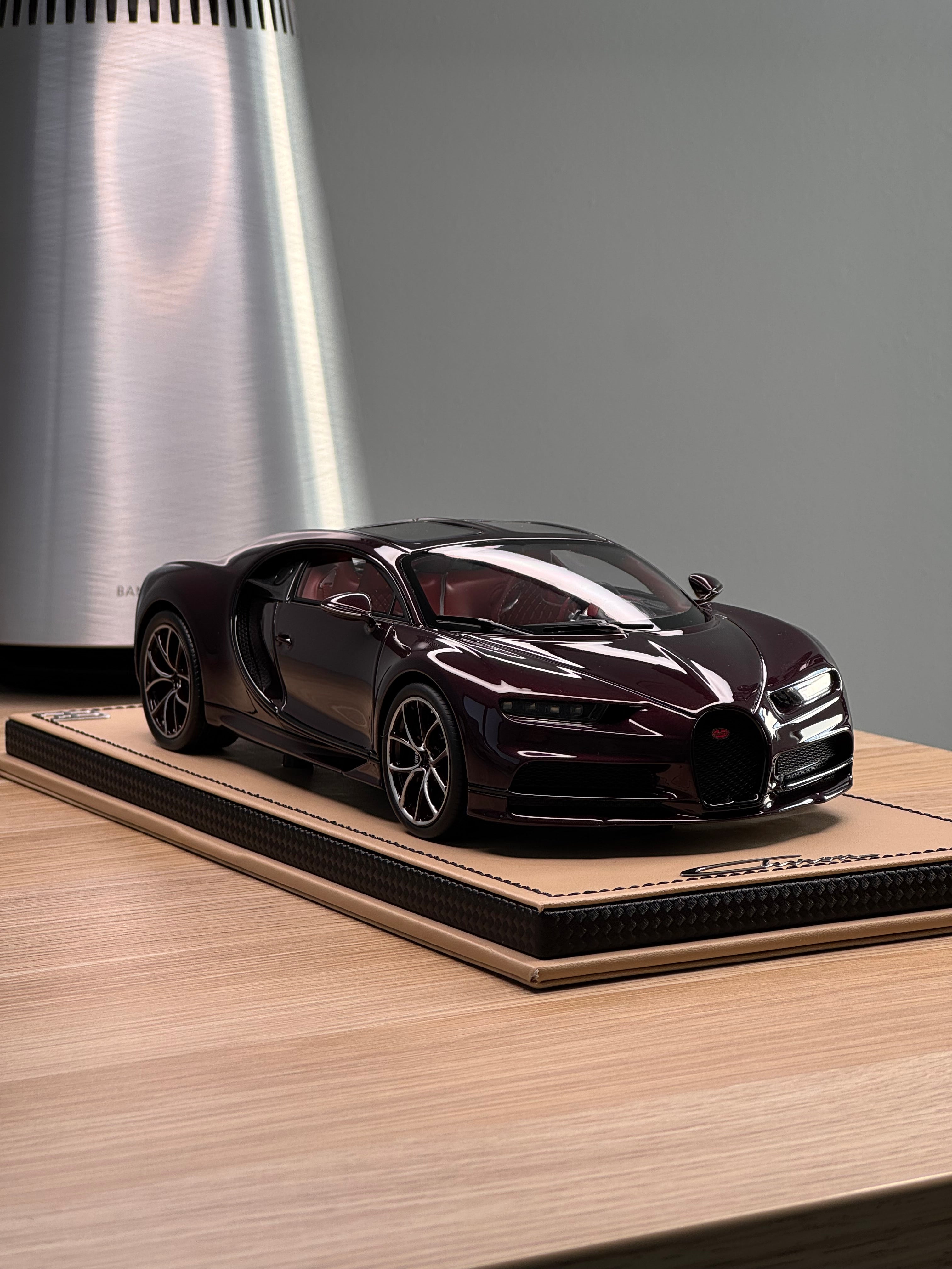 Bugatti Chiron Sky View - Red Carbon / Black - 1:18
