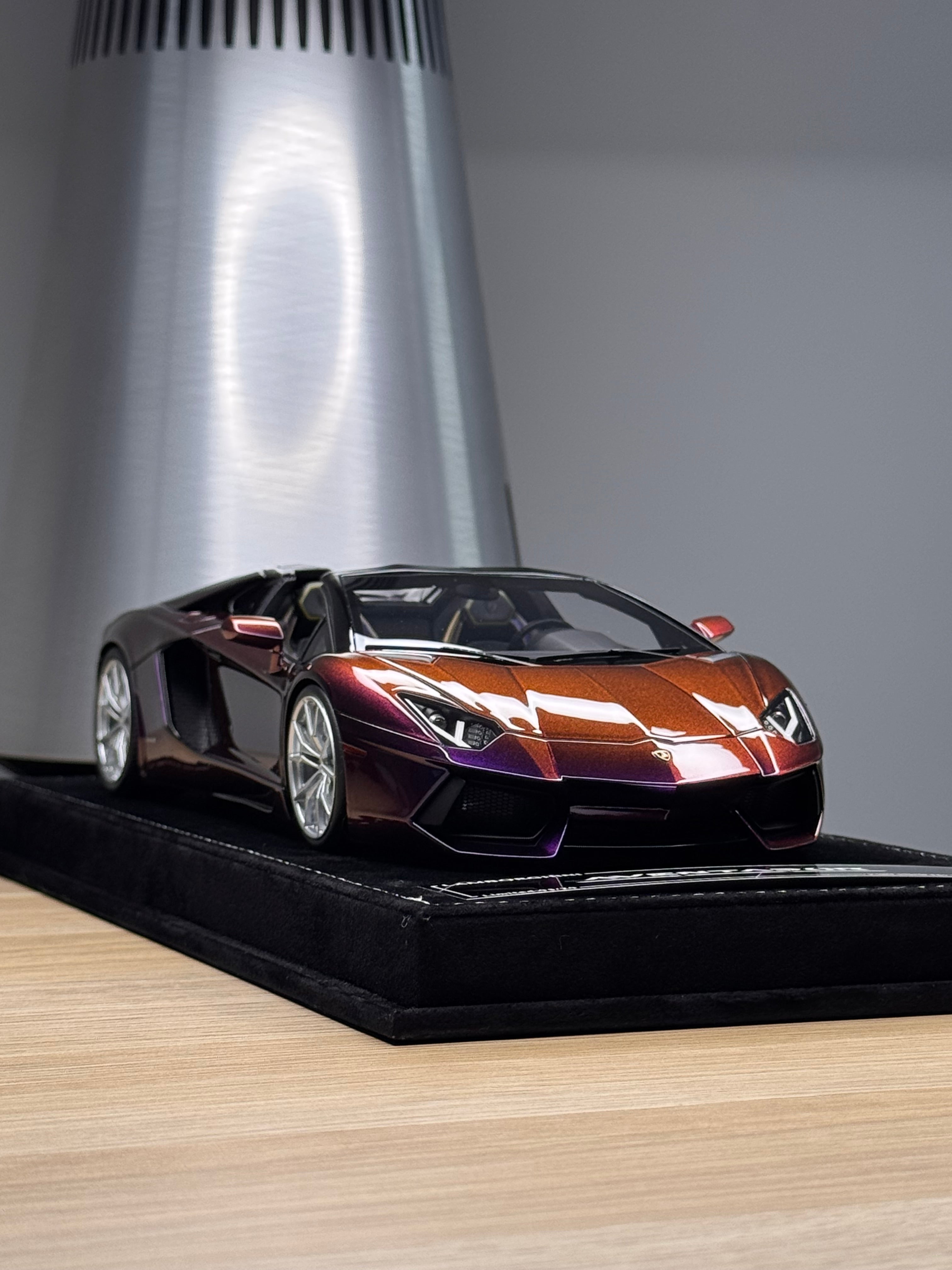 Lamborghini Aventador LP700-4 Roadster - Chameleon Purple - 1:18