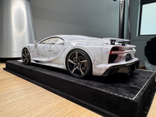 Load image into Gallery viewer, Bugatti Chiron Super Sport - White Griotte - 1:18
