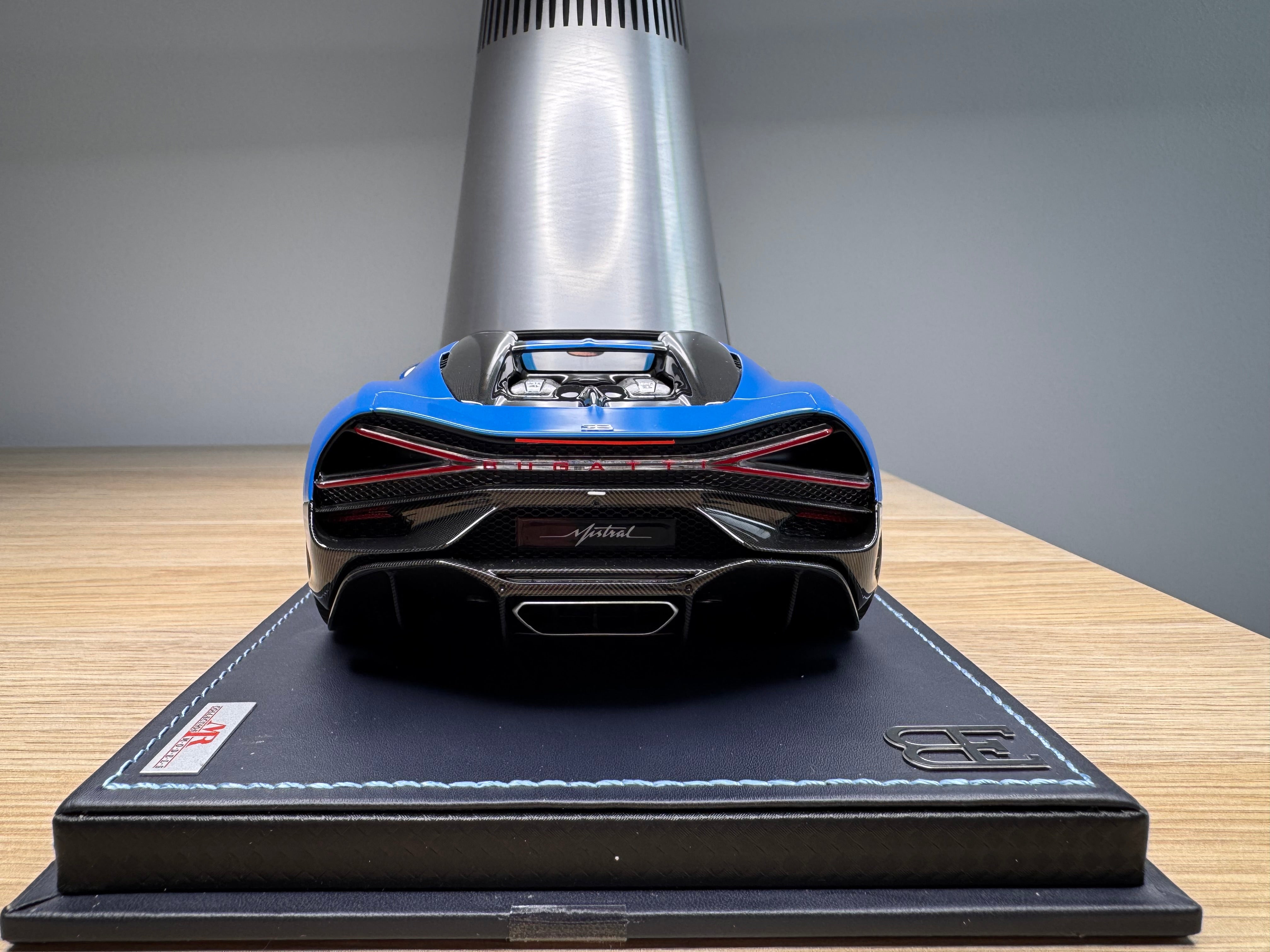 Bugatti Mistral - blue - 1:18