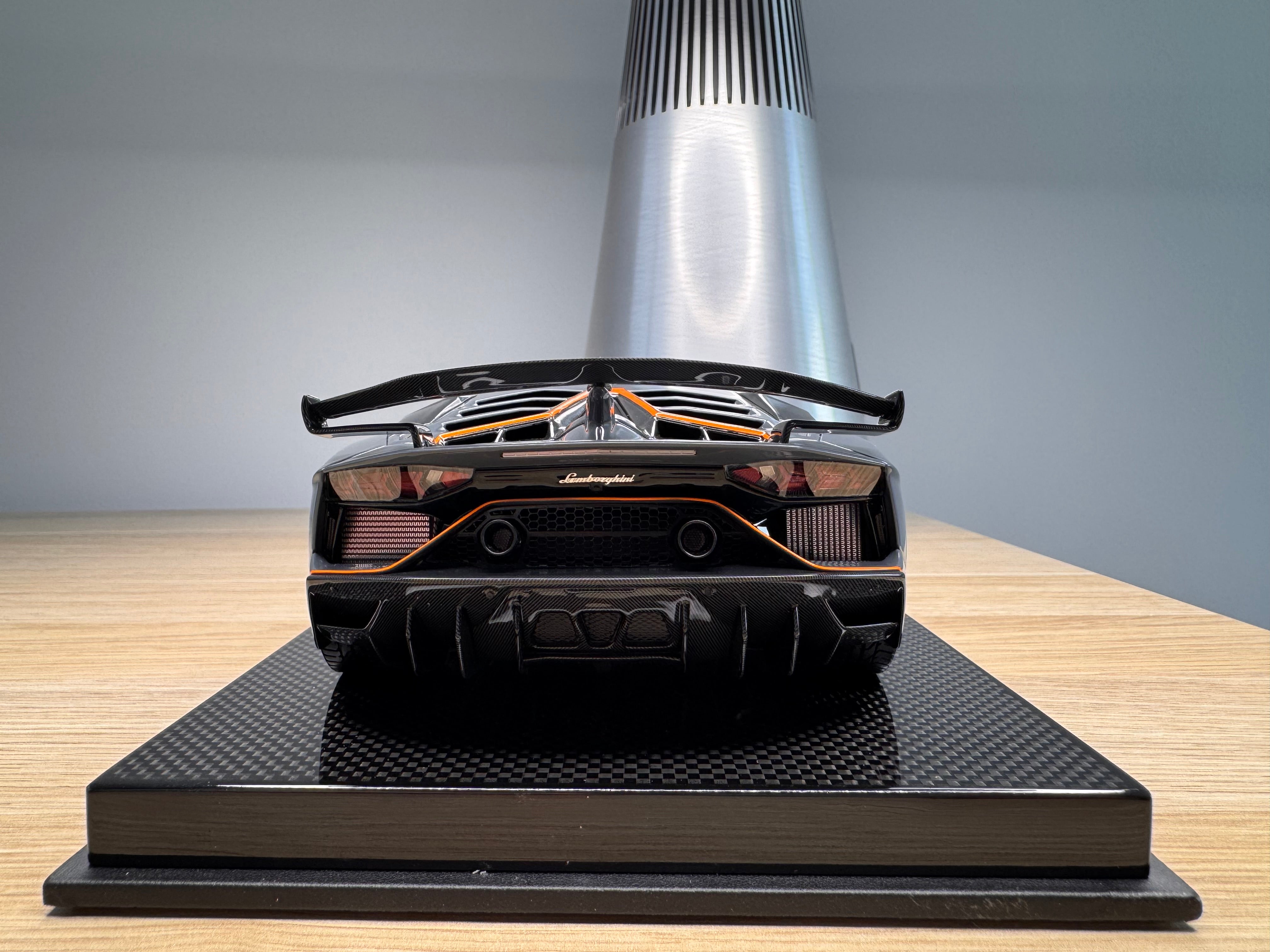 Lamborghini Aventador SVJ - Grigio Telesto - 1:18