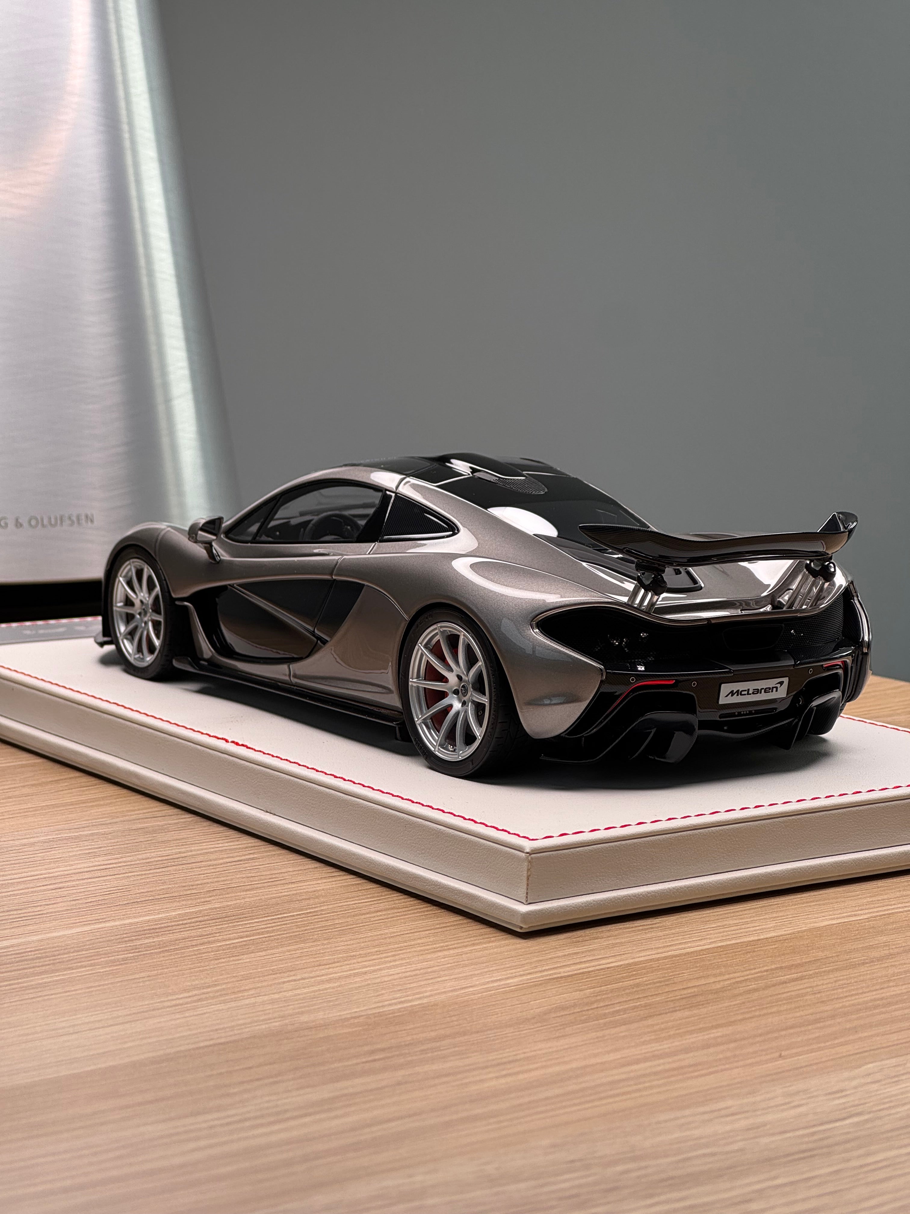 McLaren P1 - Sarthe Grey - 1:18