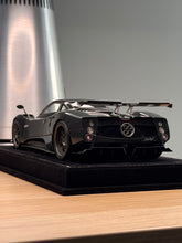 Load image into Gallery viewer, Pagani Zonda F hard top - Black Carbon - 1:18
