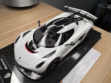 Load image into Gallery viewer, Koenigsegg Jesko - Crystal White - 1:18

