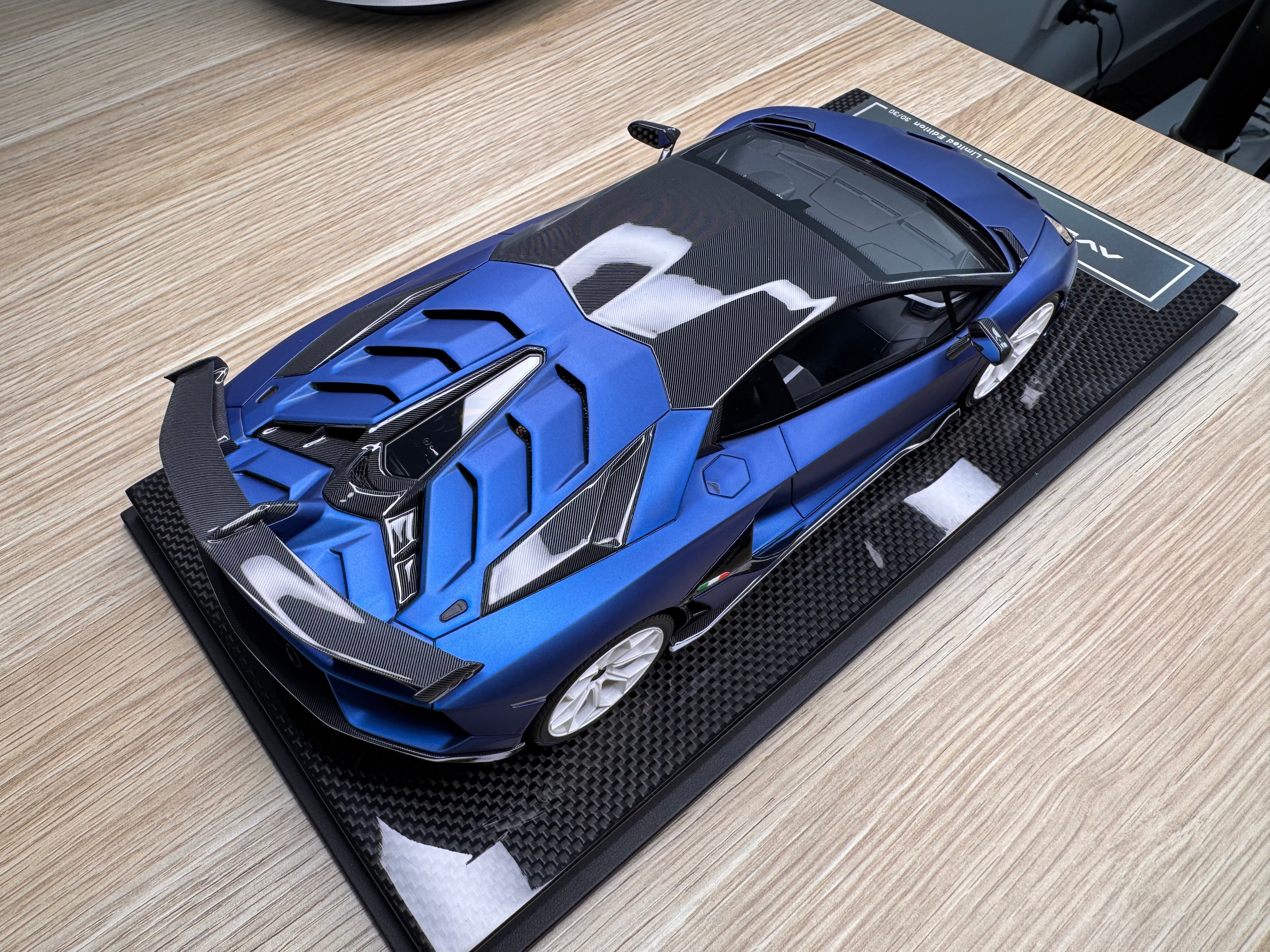 Lamborghini Aventador SVJ - Blu Emera - 1:18