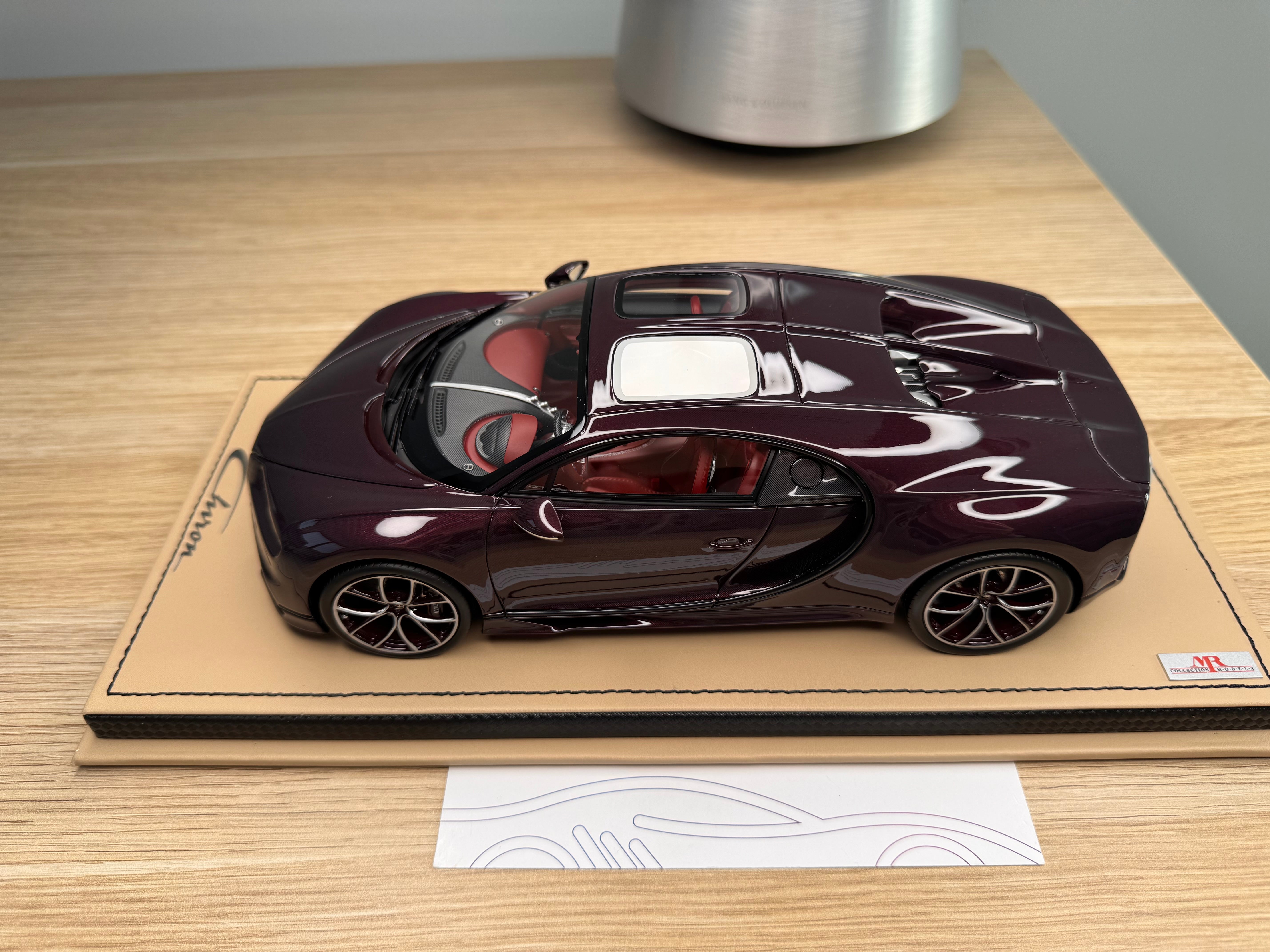 Bugatti Chiron Sky View - Red Carbon / Black - 1:18