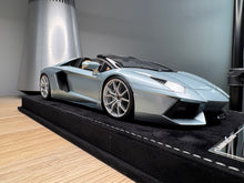 Load image into Gallery viewer, Lamborghini Aventador LP700-4 Roadster - Azzurro Thethis - 1:18
