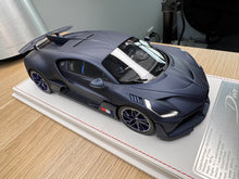 Load image into Gallery viewer, Bugatti Divo - blue carbon (matte) - 1:18
