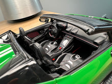 Load image into Gallery viewer, Lamborghini Huracan Spyder - Verde Viper 60th Anniversary - 1:18
