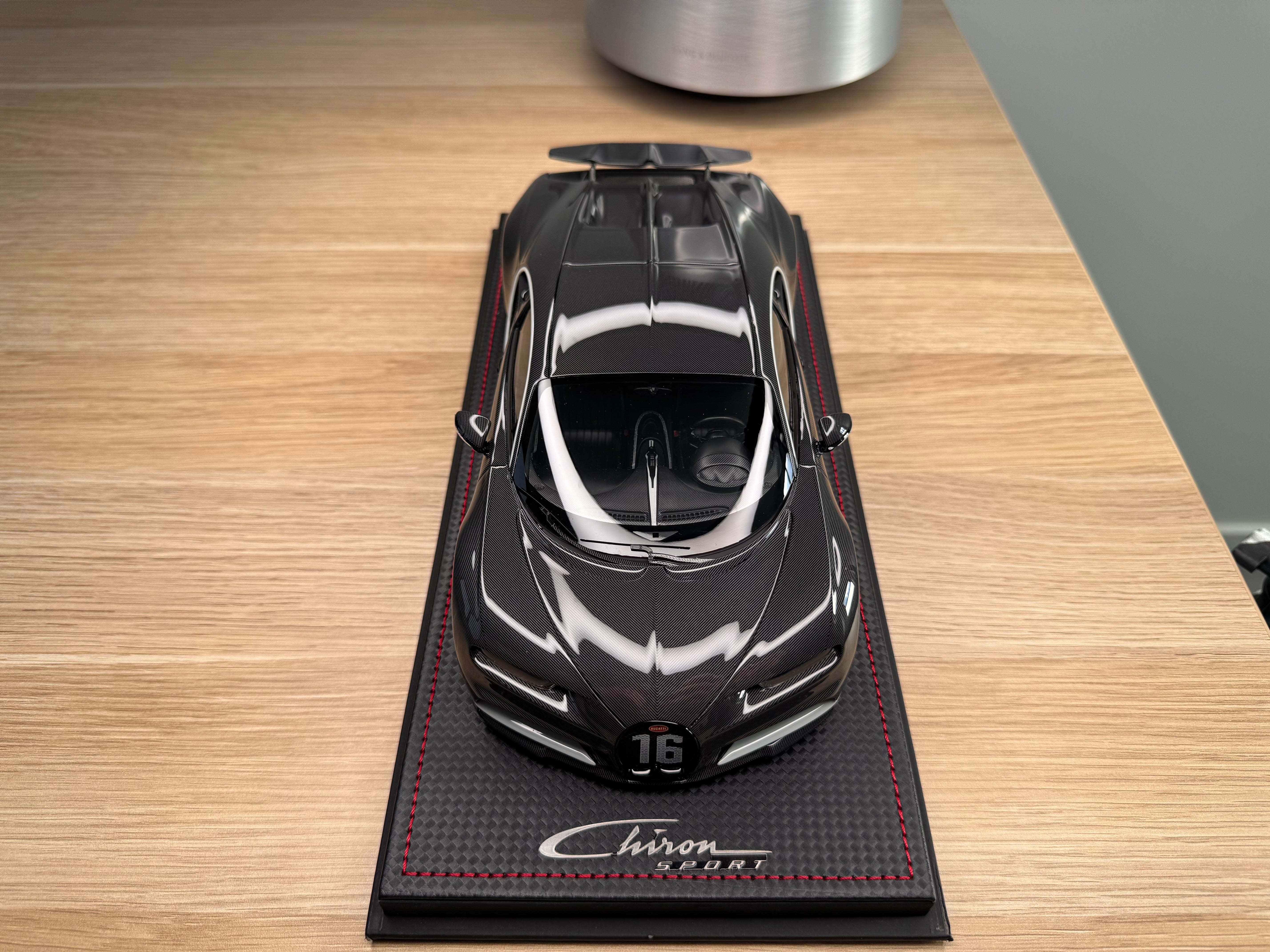 Bugatti Chiron Sport - Grey Carbon with Gris Rafale Frame - 1:18
