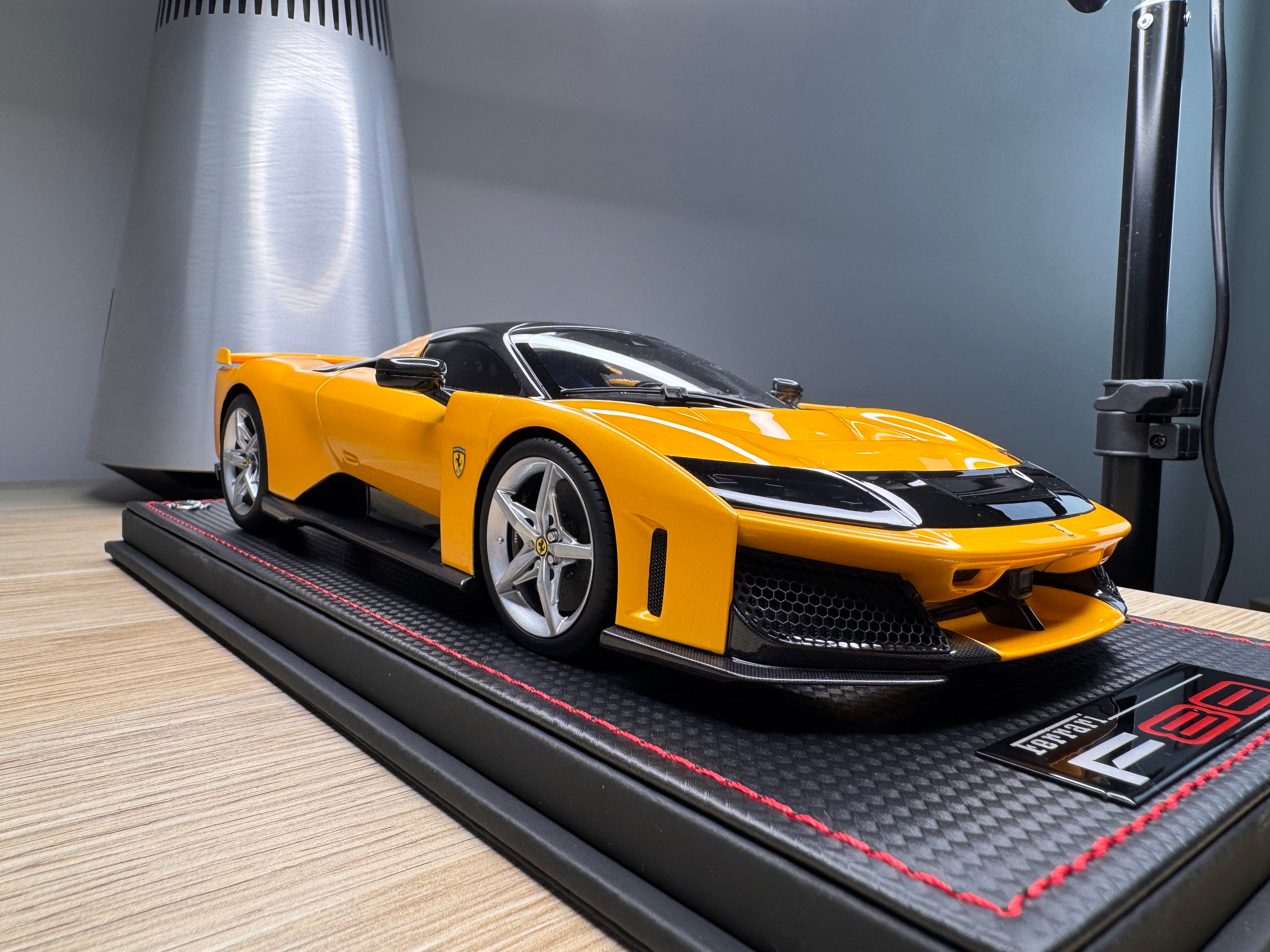 Ferrari F80 - Giallo Triplo Strato - 1:18