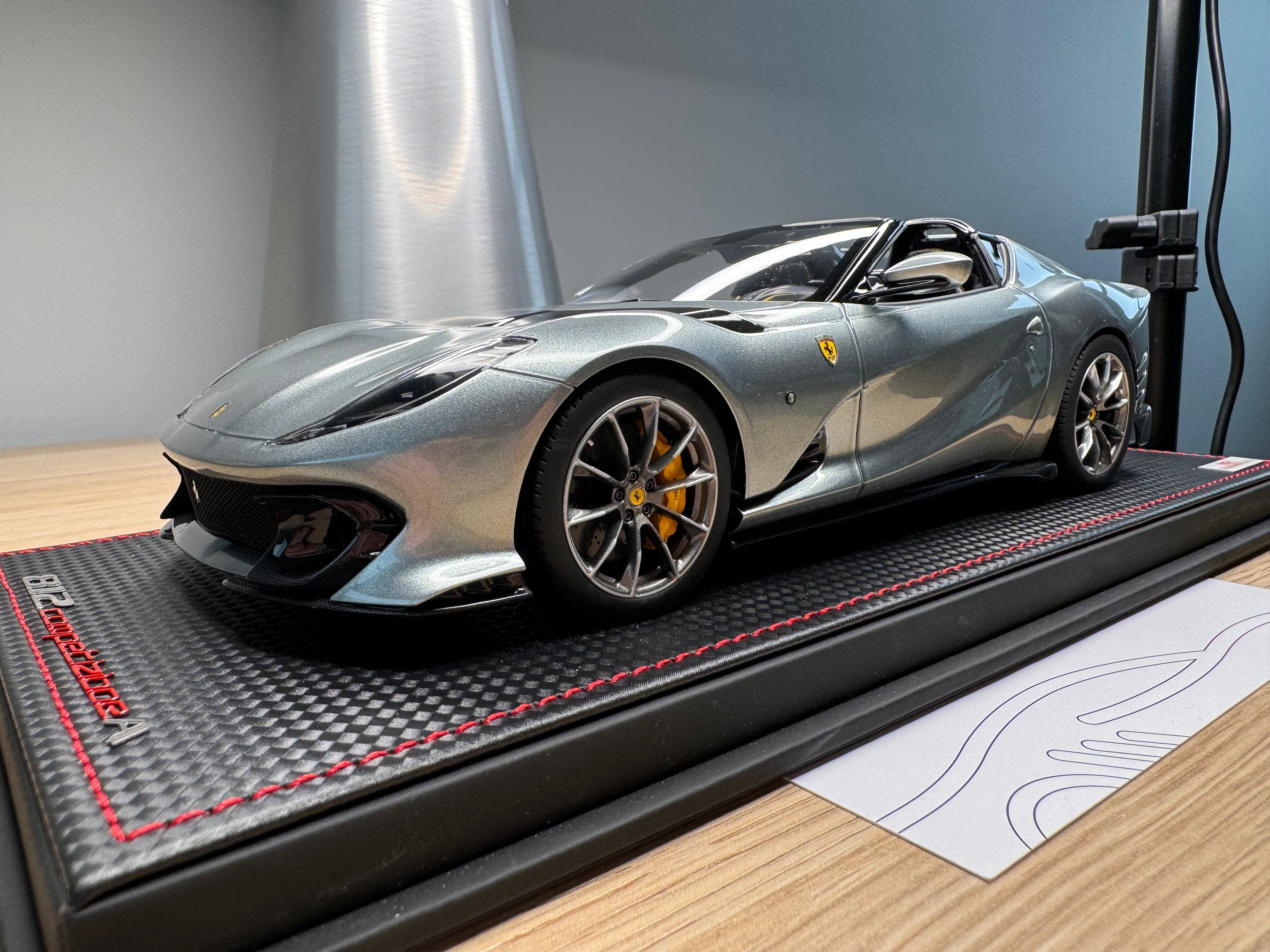 Ferrari 812 Competizione A - Grigio Coburn - 1:18