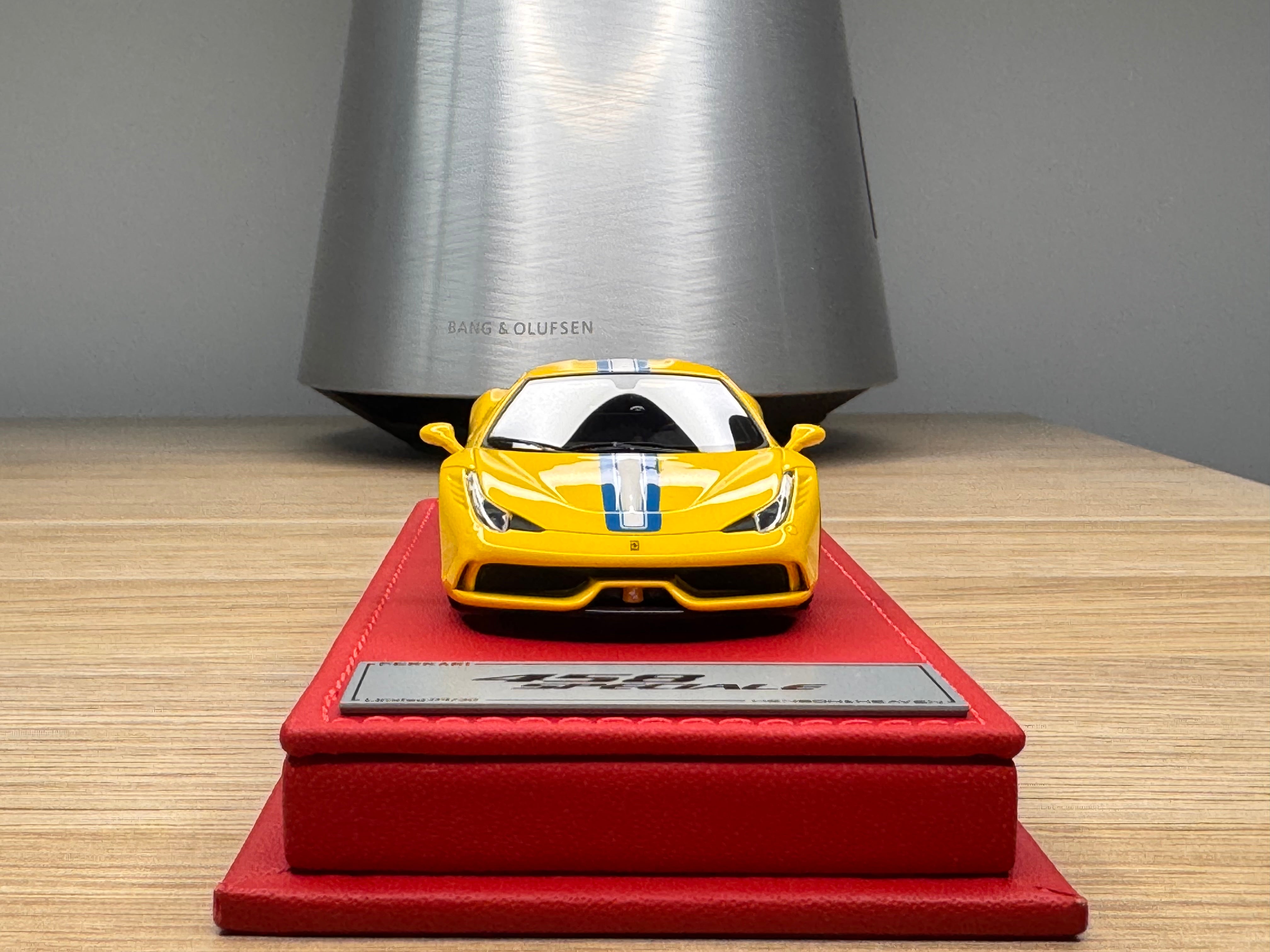Ferrari 458 Speciale - Giallo Modena - 1:43