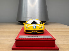 Load image into Gallery viewer, Ferrari 458 Speciale - Giallo Modena - 1:43
