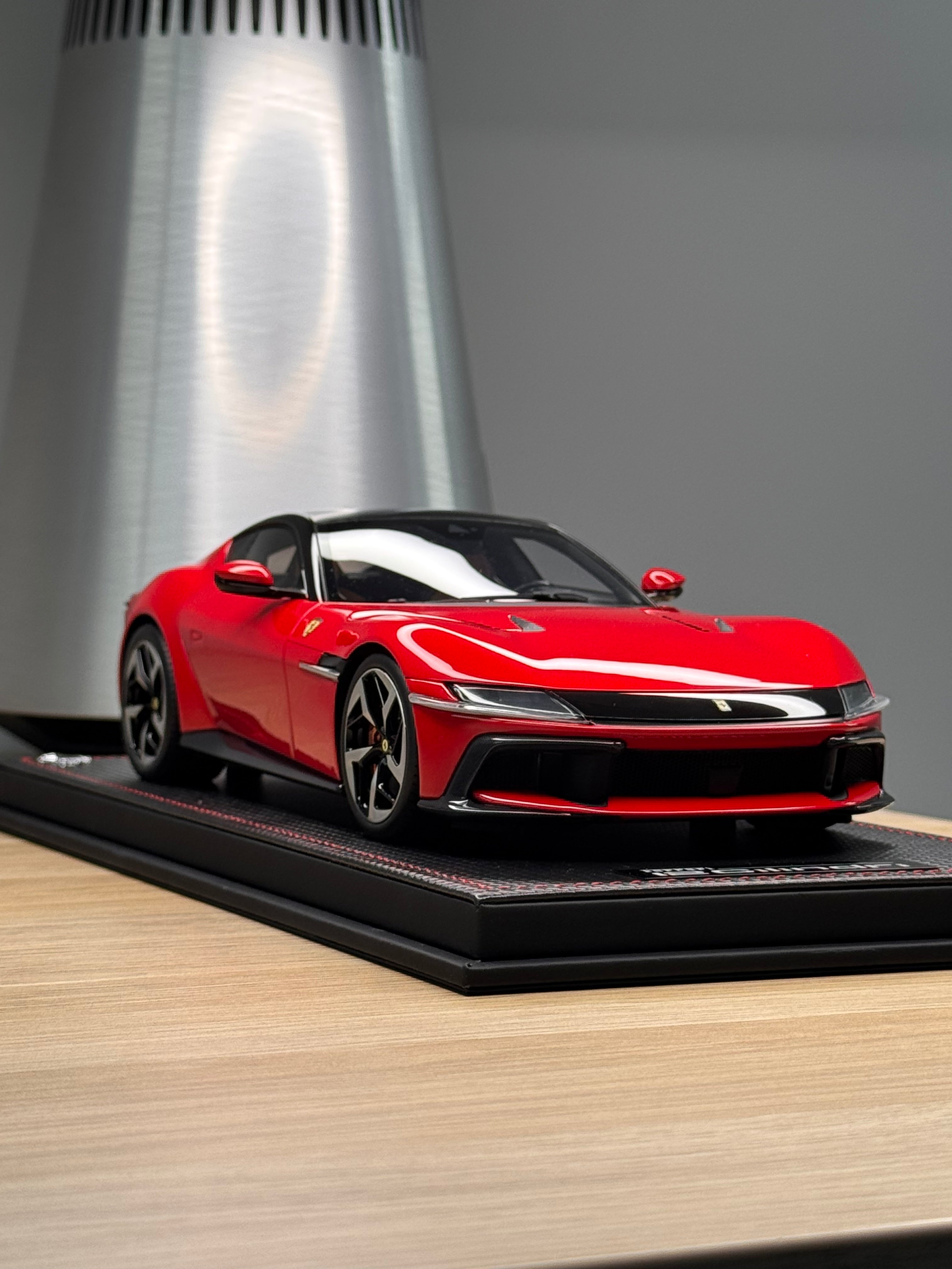 Ferrari 12 Cilindri - Rosso Corsa - 1:18